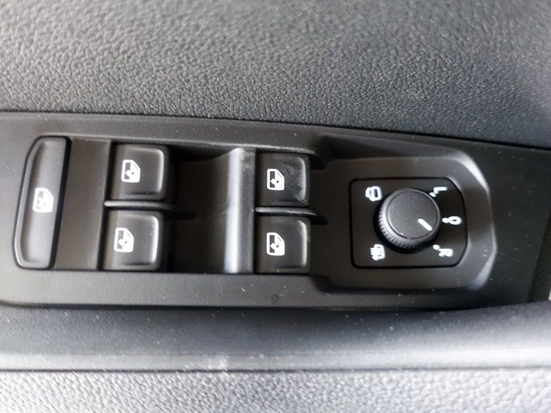 Skoda Karoq 1.5 TSI DSG Sportline *5 Jahre Garantie bi