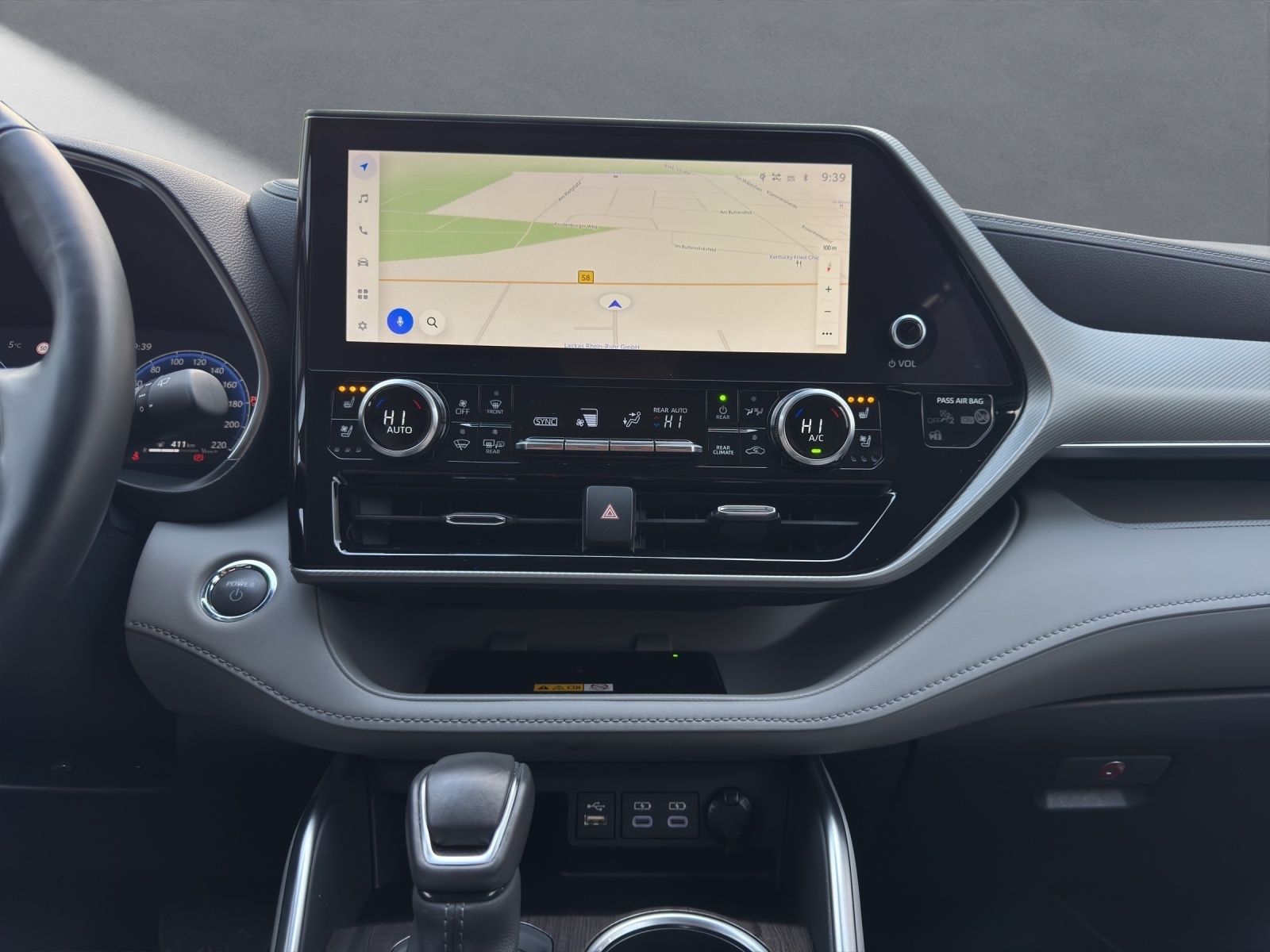Toyota Highlander Hybrid Luxury 7 SITZER+LEDER+HuD+JBL
