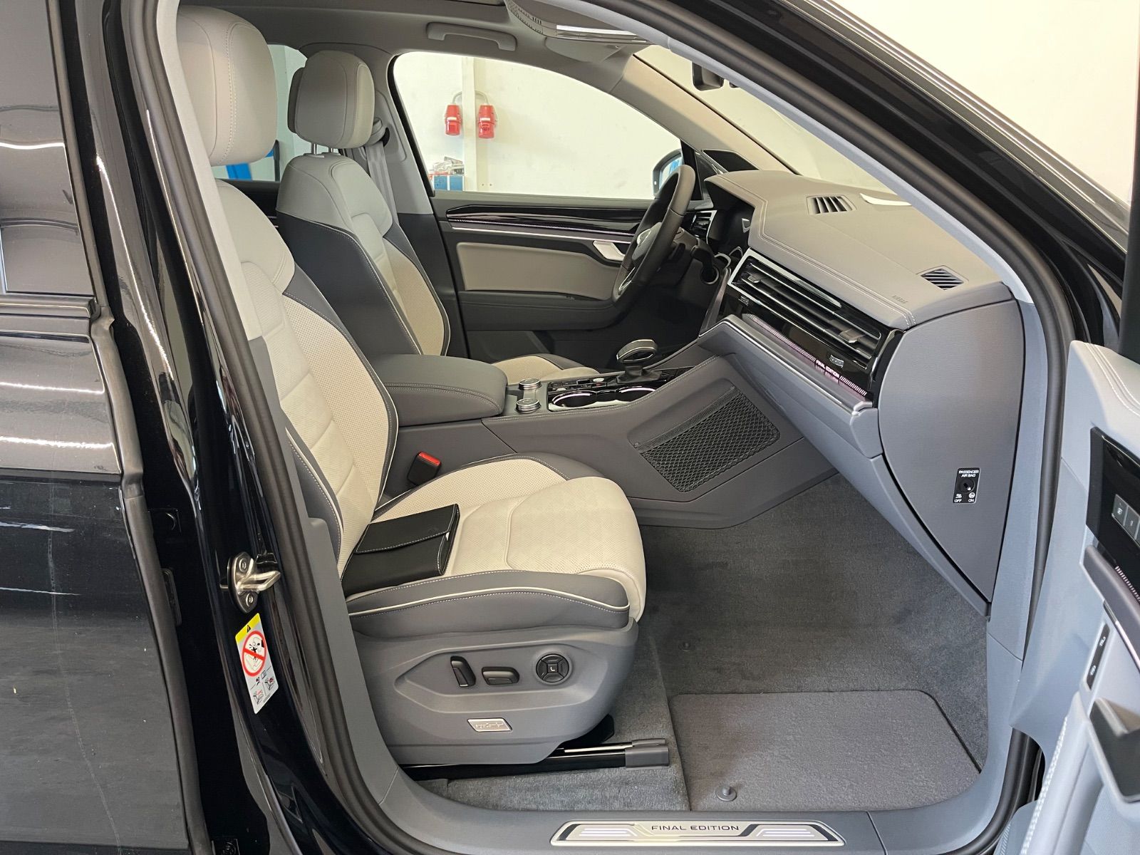 Volkswagen Touareg 3.0 TDI 4Motion R-Line Final Edition*VOL