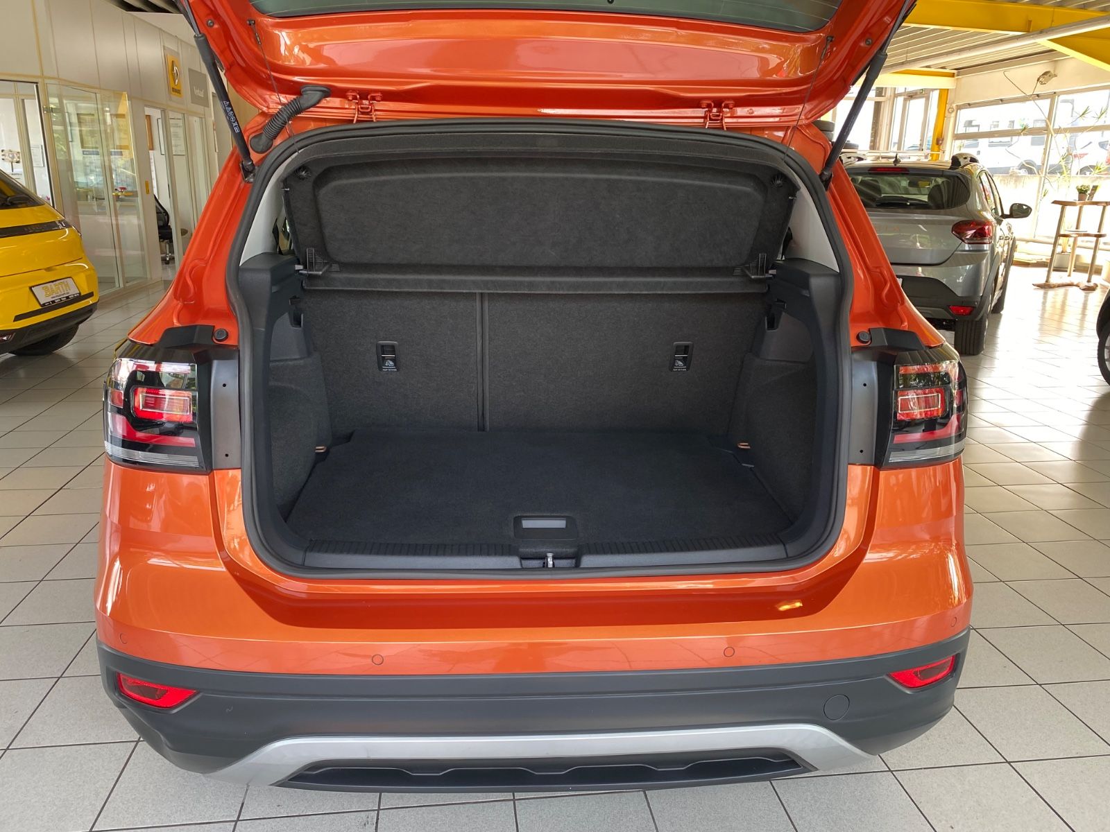 Volkswagen T-Cross Style - Samsaru's Car Outlet