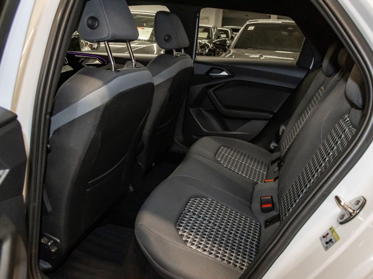 Audi A1 Sportback 35 TFSI S line - Samsaru's Car Outlet