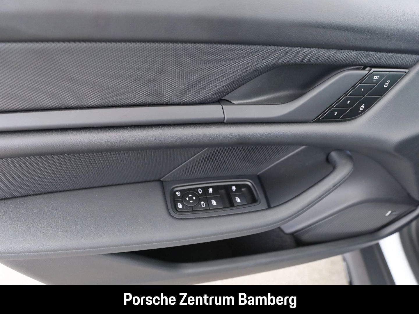 Porsche Taycan 4 CT/ BOSE/ 20 Zoll/ Sitzbelüft./ ACC uvm