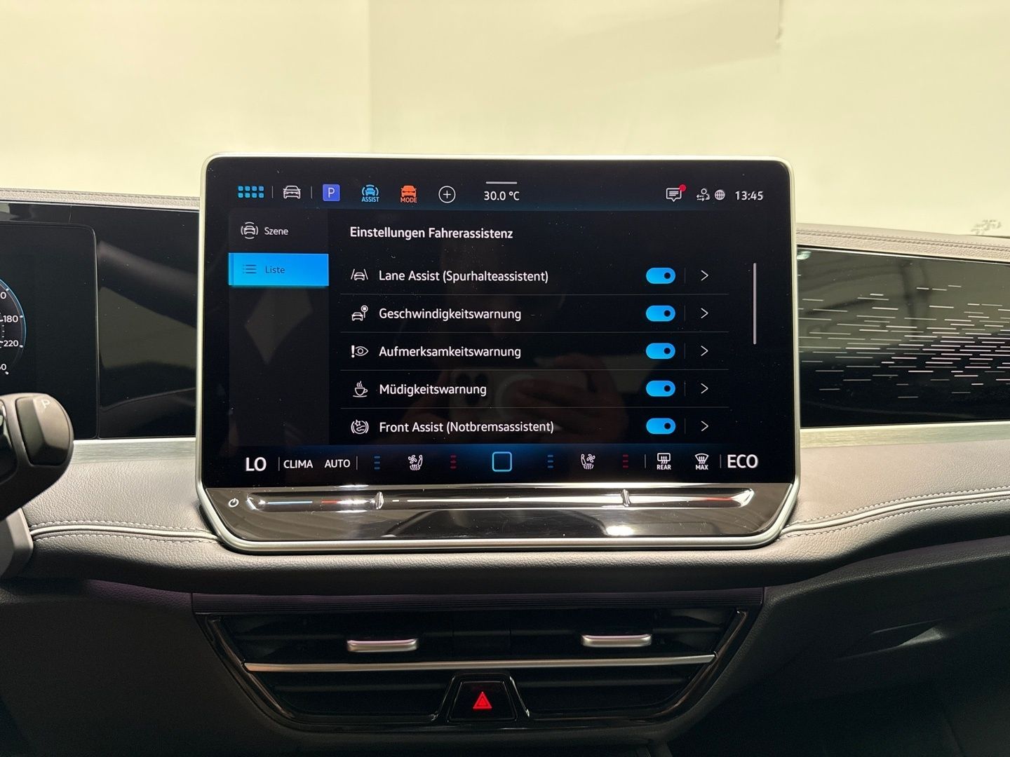 Volkswagen Passat Variant 1.5 eTSI eHybrid DSG BUSINESS HEA