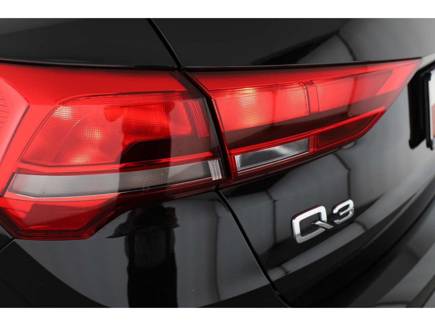 Audi Q3 35 TDI quattro S line - Samsaru's Car Outlet