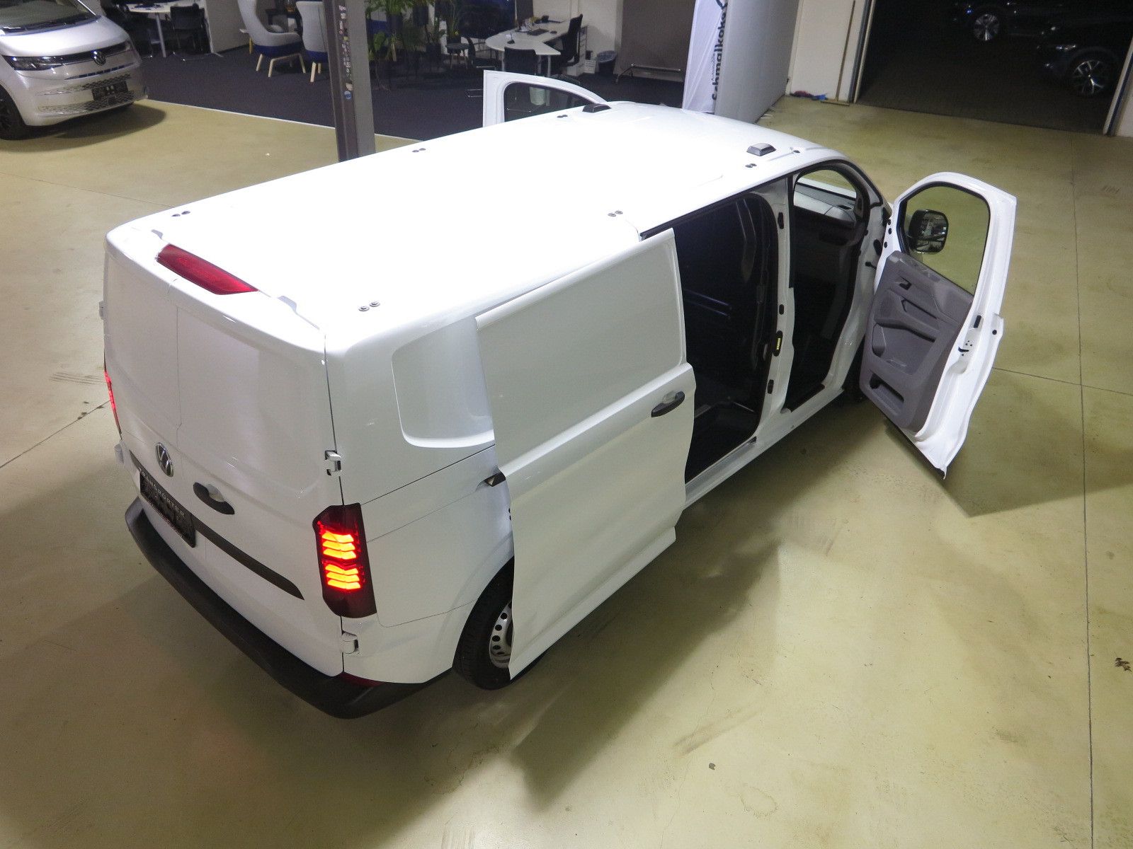 Volkswagen T7 Transporter Kasten TDI2.0 SCR Lang 3Si FlüTür