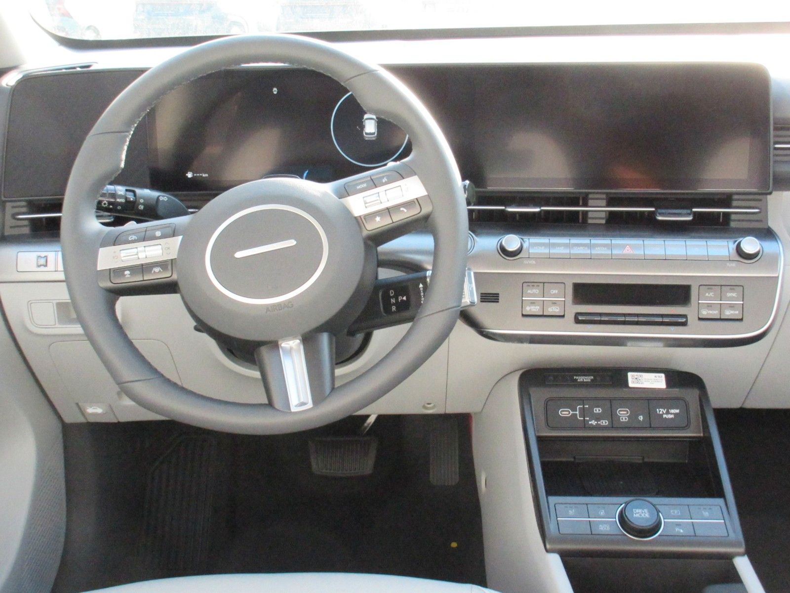 Hyundai Kona 1.6 GDi Hybrid Trend - Samsaru's Car Outlet