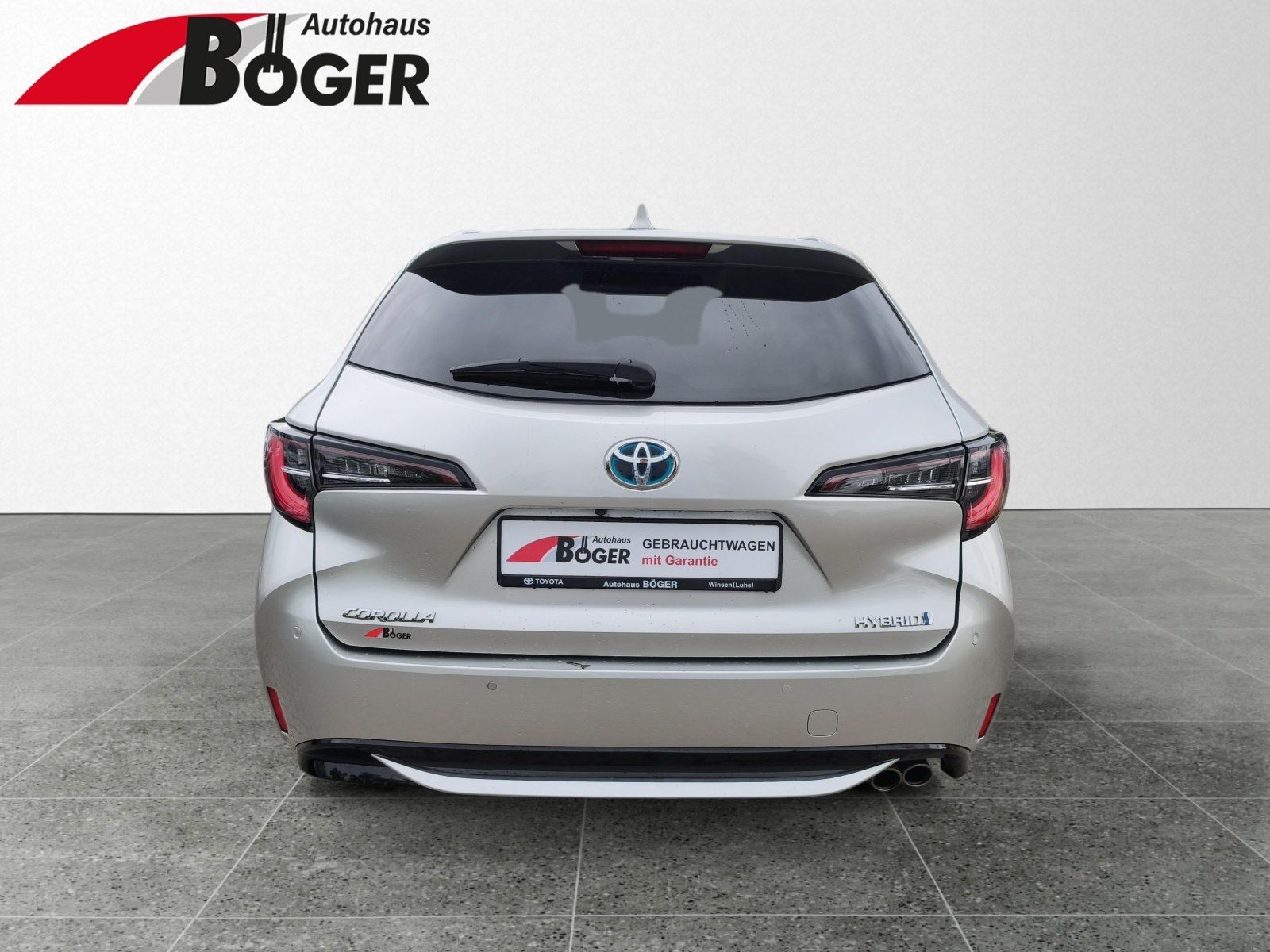 Toyota Corolla Touring Sports 2.0 Hybrid Team D *Allwet - Samsaru's Car Outlet