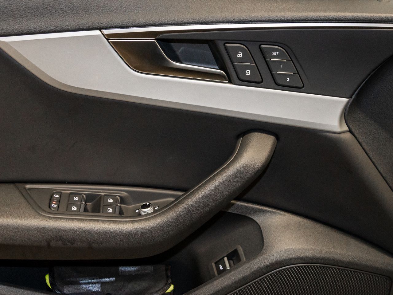 Audi A4 Avant 35 TFSI advanced - Samsaru's Car Outlet