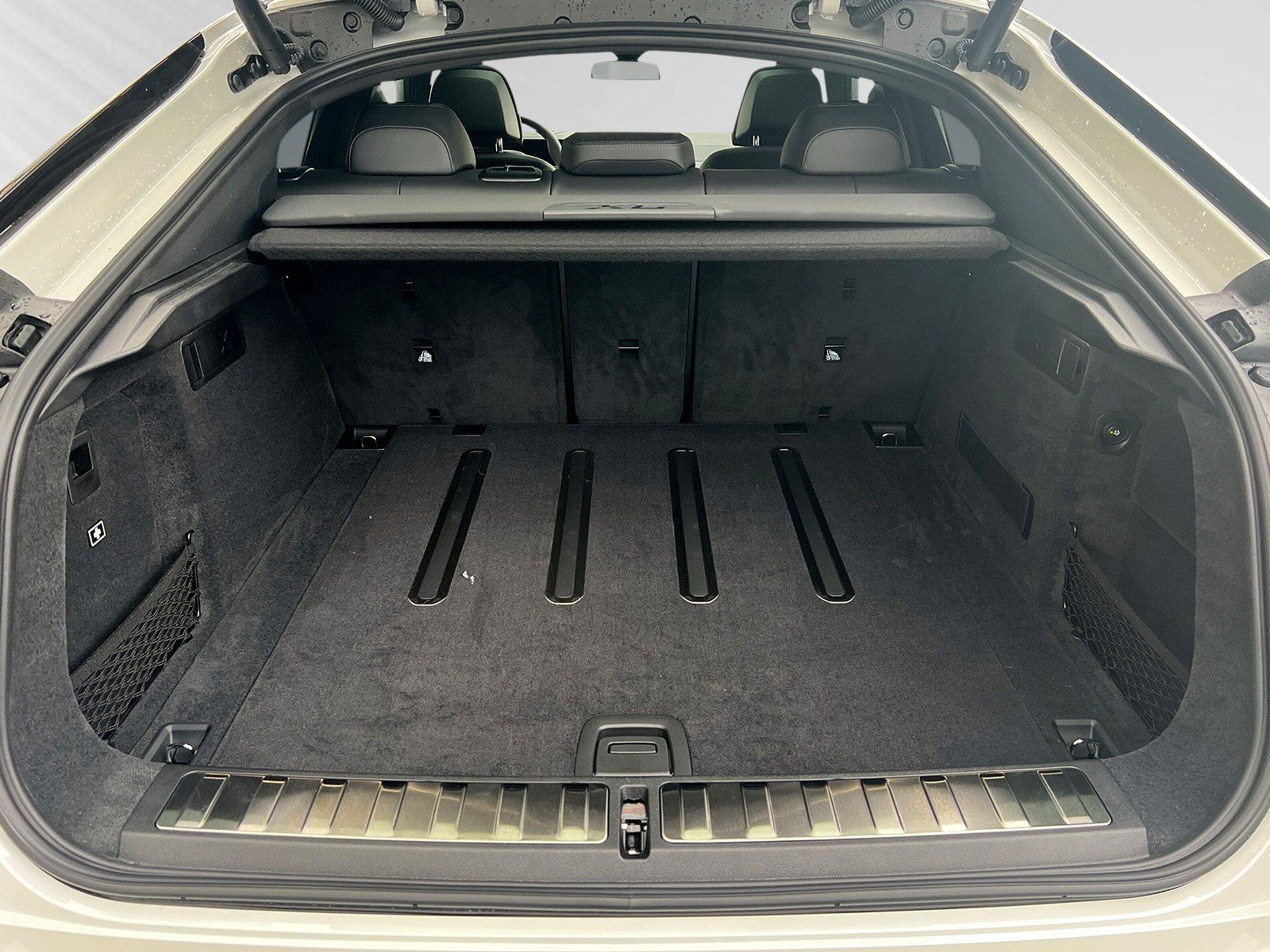 BMW X6 xDrive30d M Sport Pro - Samsaru's Car Outlet