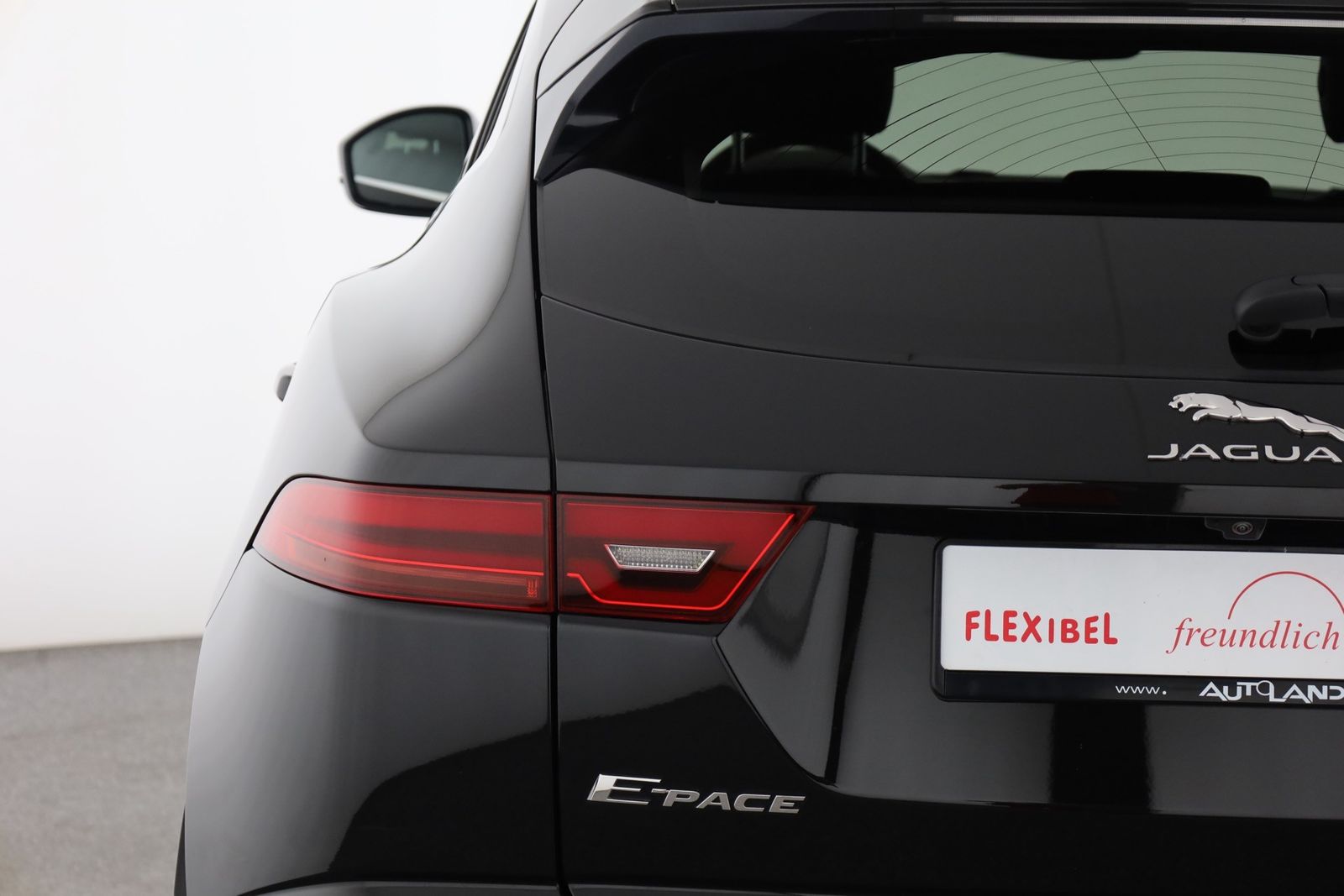 Jaguar E-PACE 2.0 Aut. AWD LED Panorama Memory 360° ACC