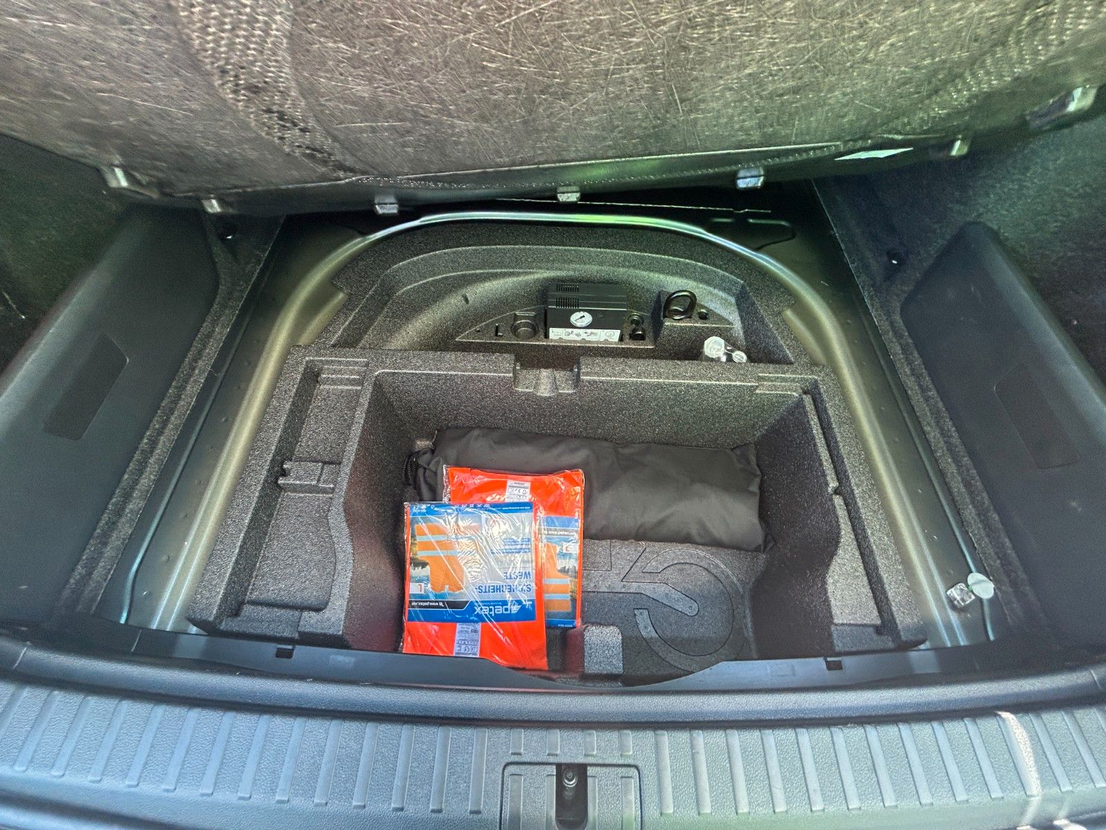 Skoda OCTAVIA Combi 1.5 TSI - Samsaru's Car Outlet