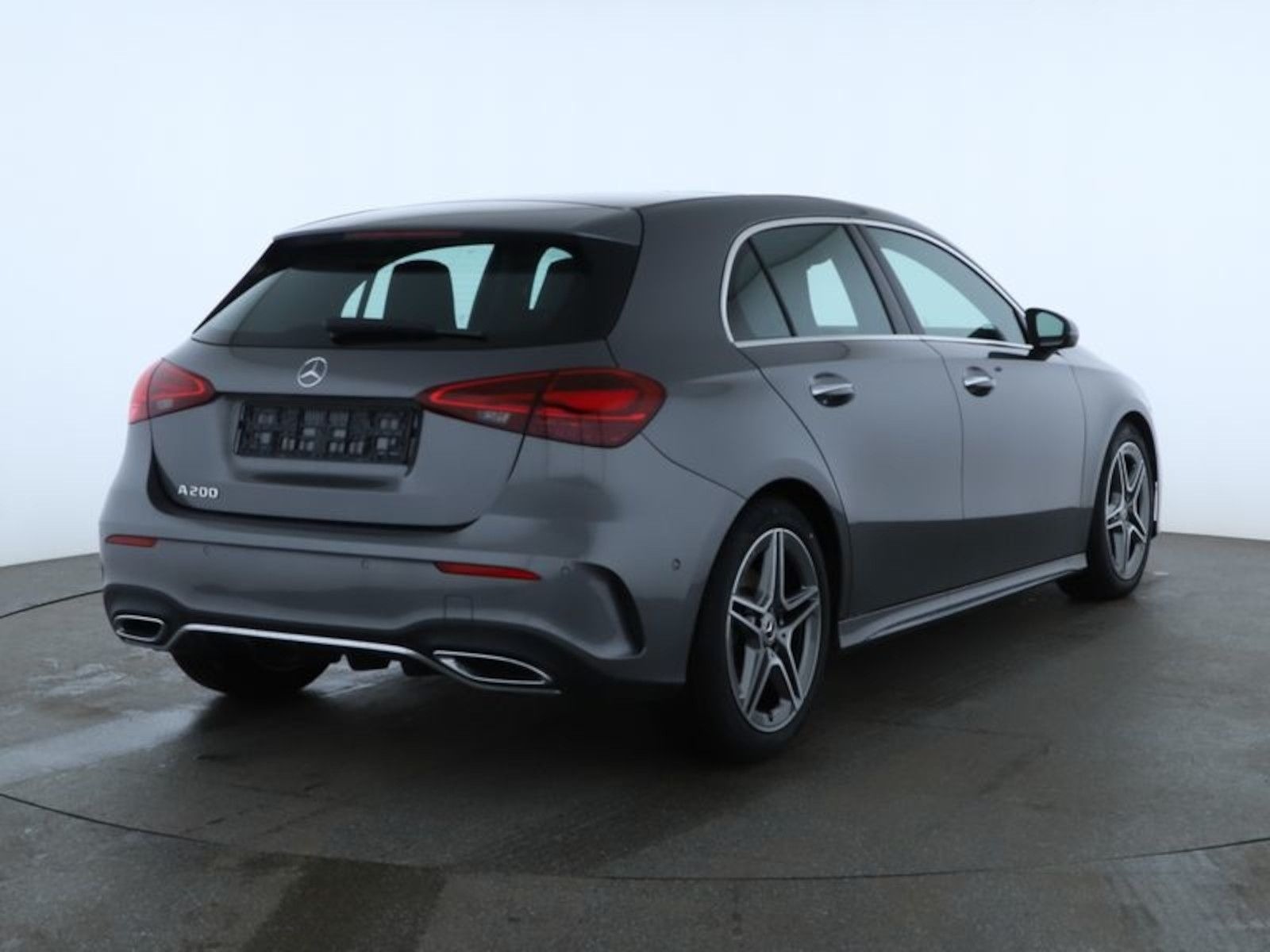 Mercedes-Benz A 200 AMG-Line - Samsaru's Car Outlet