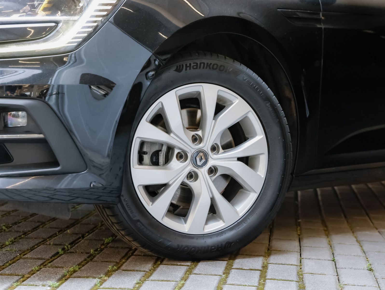 Renault Megane Grandtour ZEN E-TECH Plug-in - Samsaru's Car Outlet