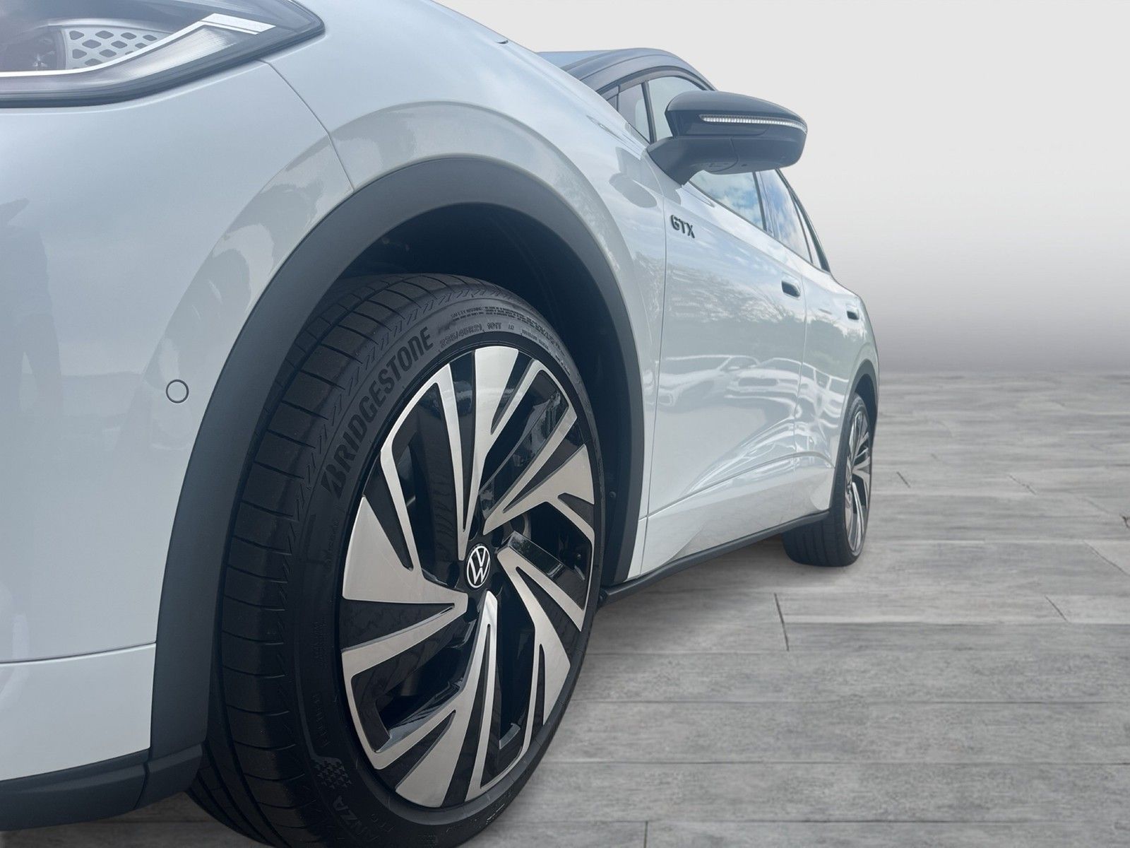Volkswagen ID.4 GTX Top-Sport-Plus Matrix Pano AHK 360 LM21