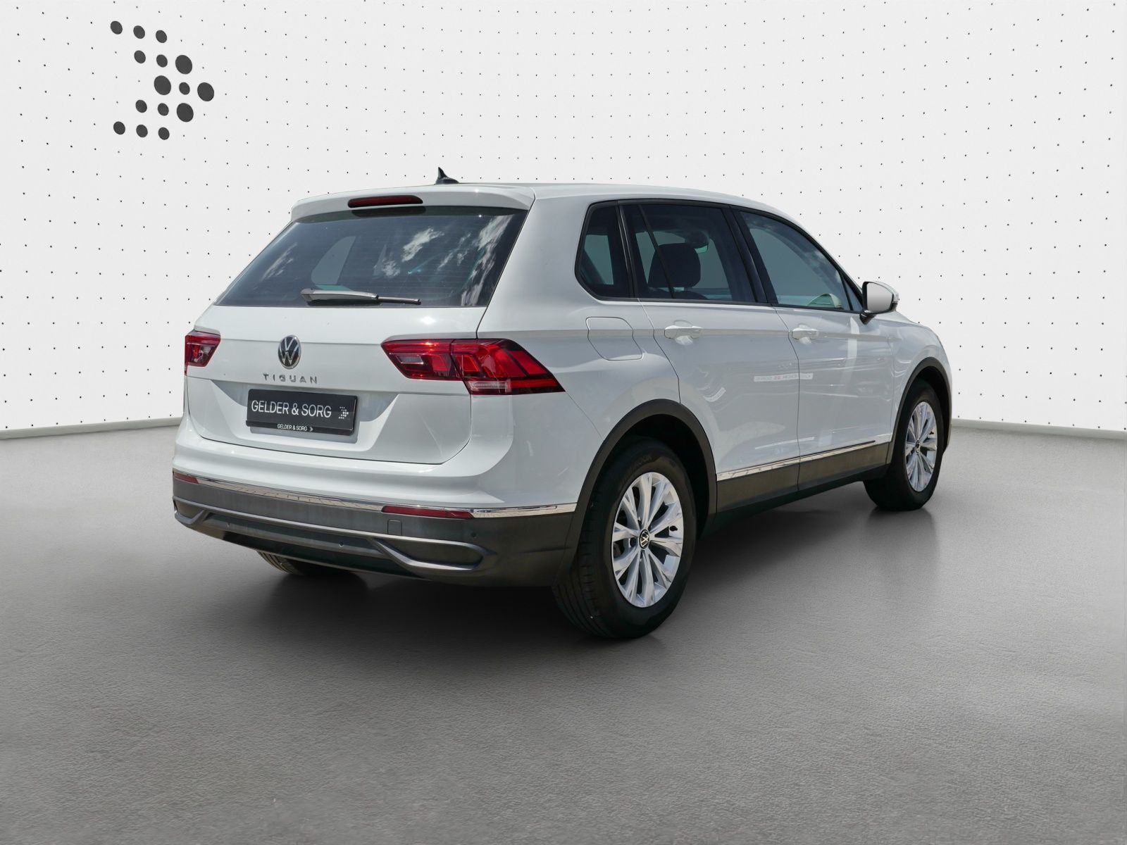 Volkswagen Tiguan 2.0 TDI - Samsaru's Car Outlet