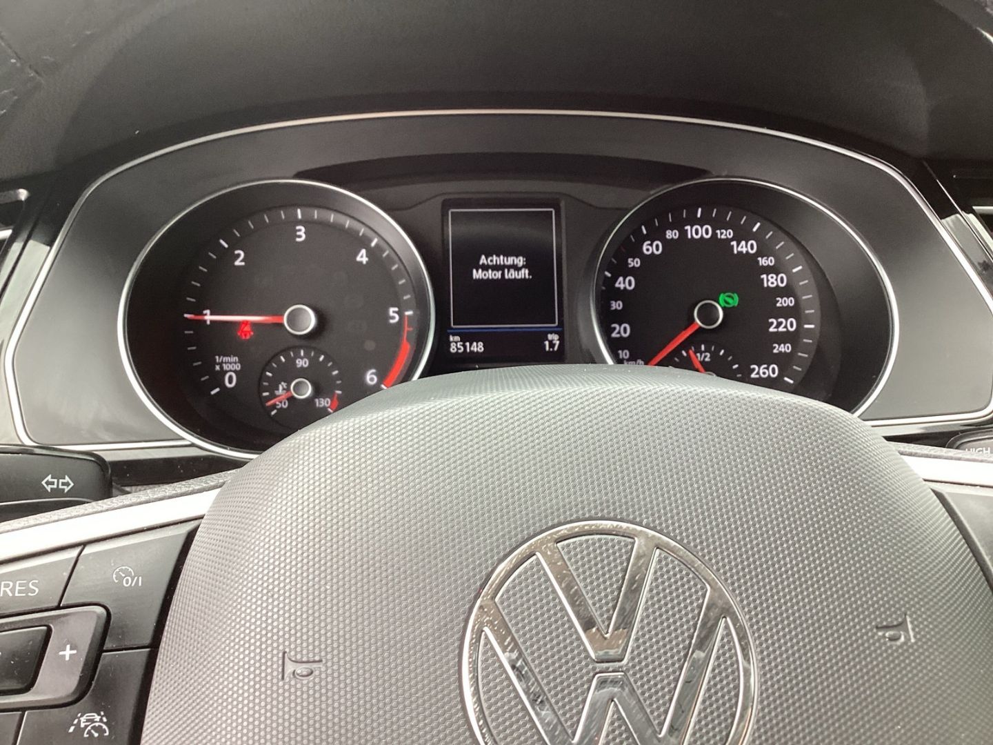 Volkswagen Passat Variant Business 2.0 TDI - Samsaru's Car Outlet