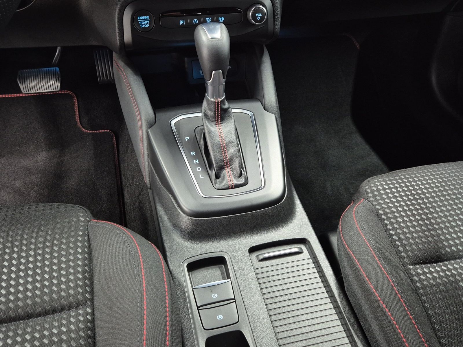 Ford Focus ST-Line X Turnier Aut.*AHK*ACC*HUD*KAM*NAV