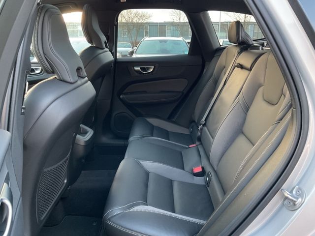 Volvo XC60 B4 Plus Dark 2WD ACC PANO 360° Allwetter