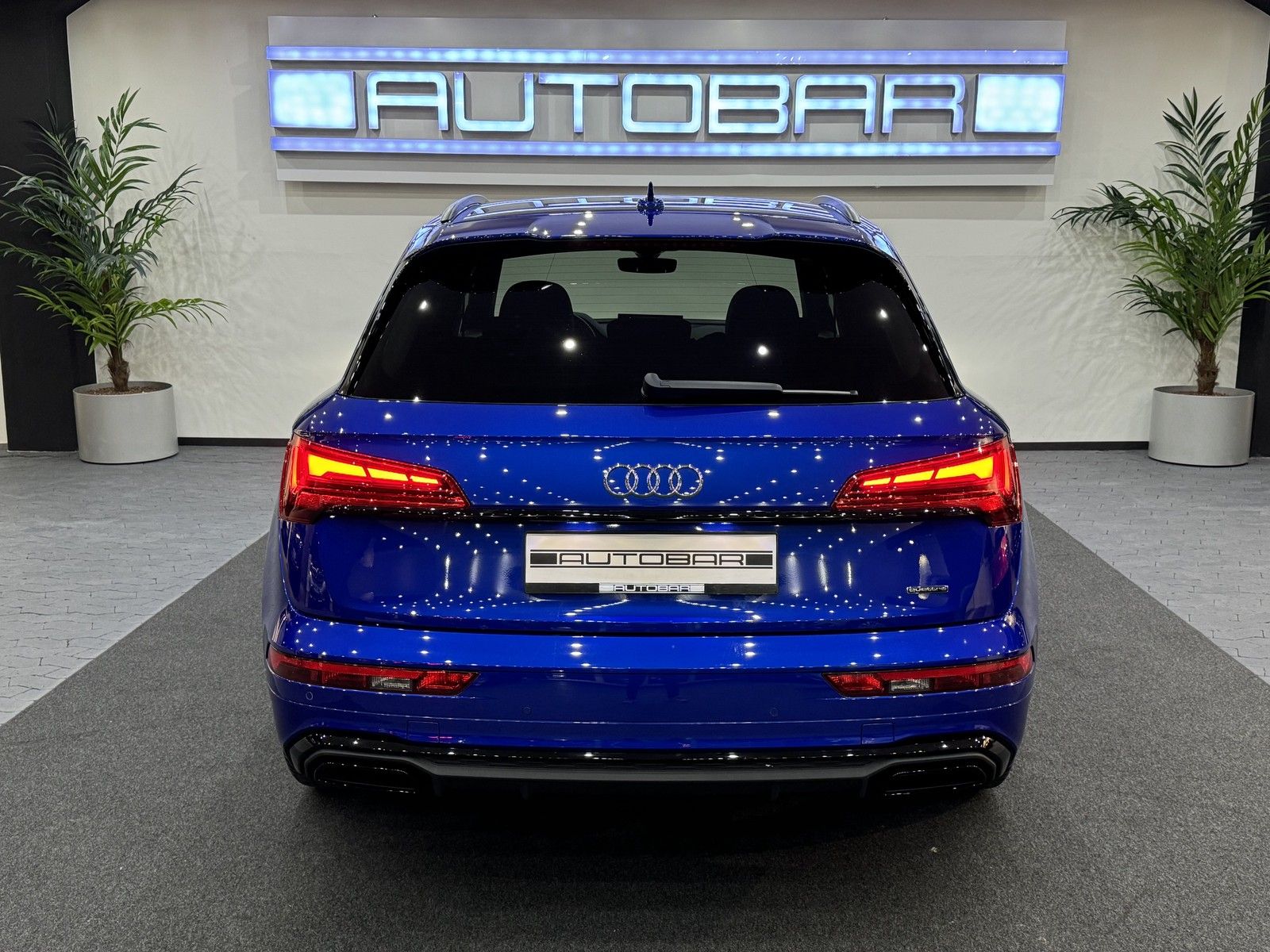 Audi Q5 40 TDI quattro S line - Samsaru's Car Outlet