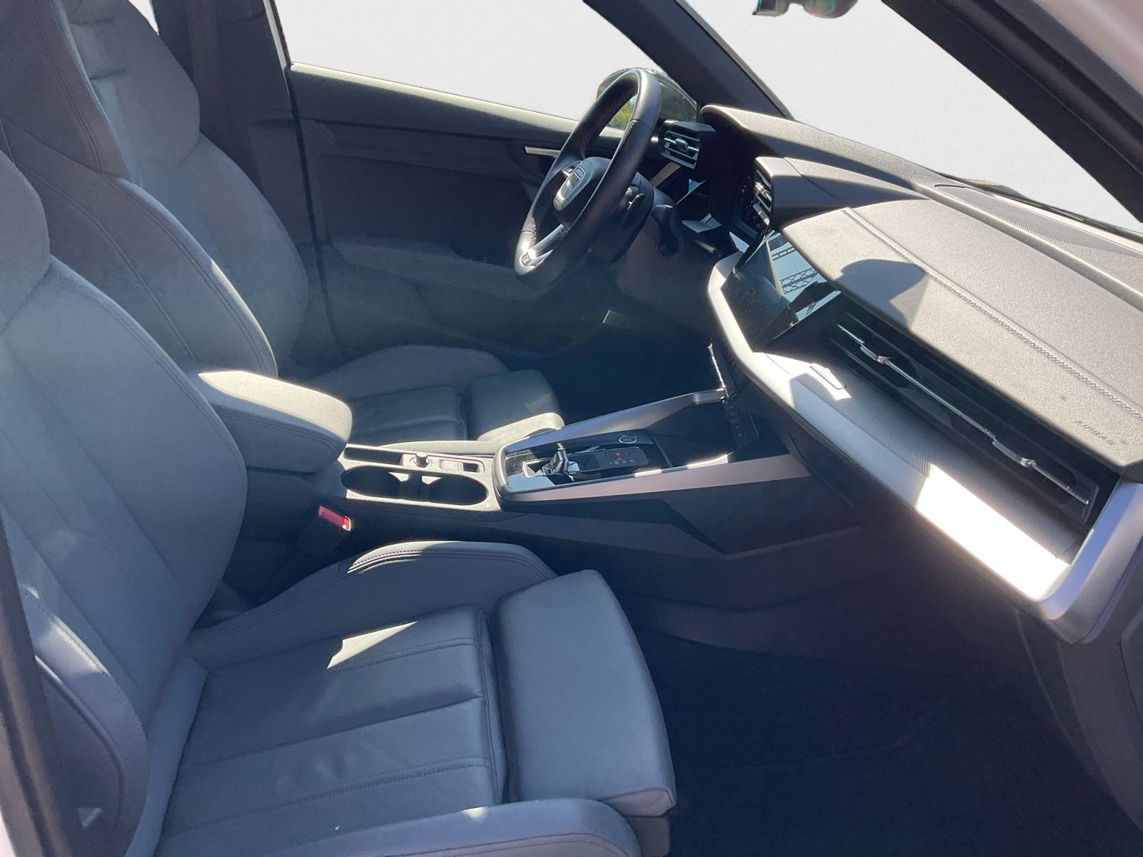 Audi A3 Sportback 40 TFSI e S-line - Samsaru's Car Outlet