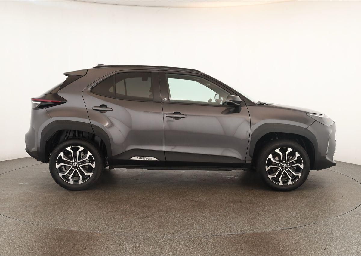 Toyota Yaris Cross CVT Team D LED Navi SHZ iACC Kam 17"