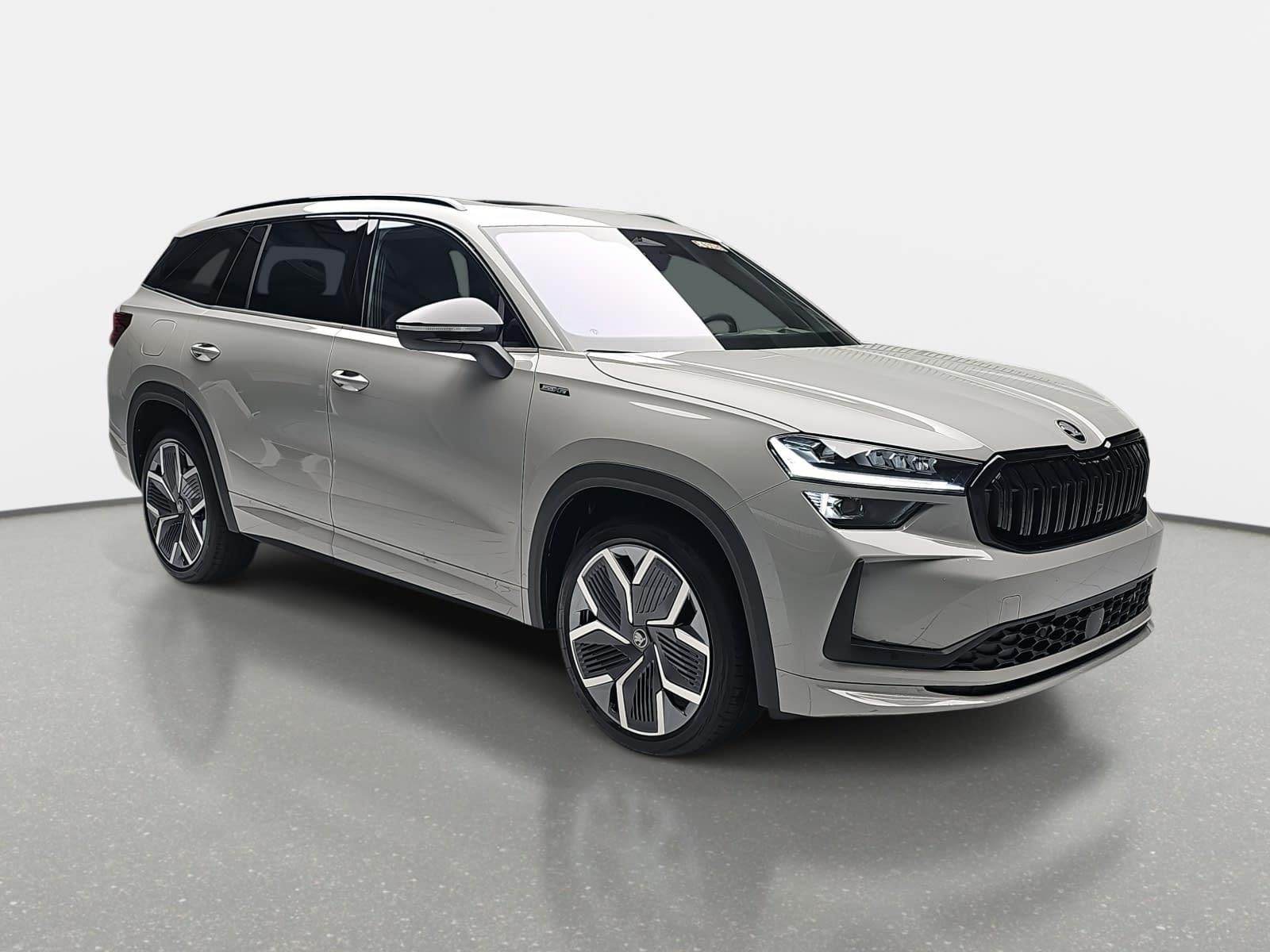 Skoda 1.5 TSI DSG IV PHEV SPORTLINE AHK PANO LM