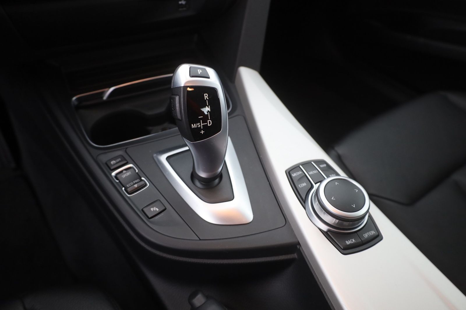 BMW 320i Gran Turismo - Samsaru's Car Outlet
