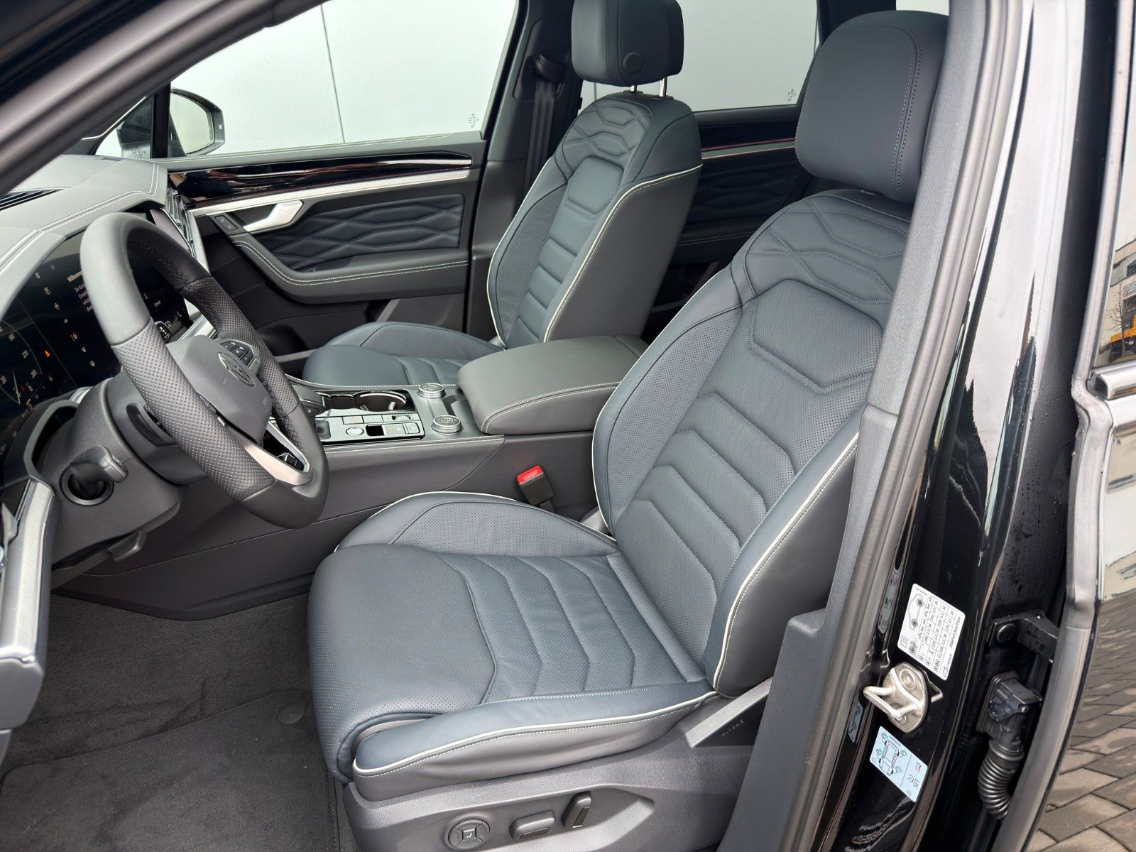 Volkswagen Touareg 3.0 TDI 210 kW 4Motion R-Line/VOLL