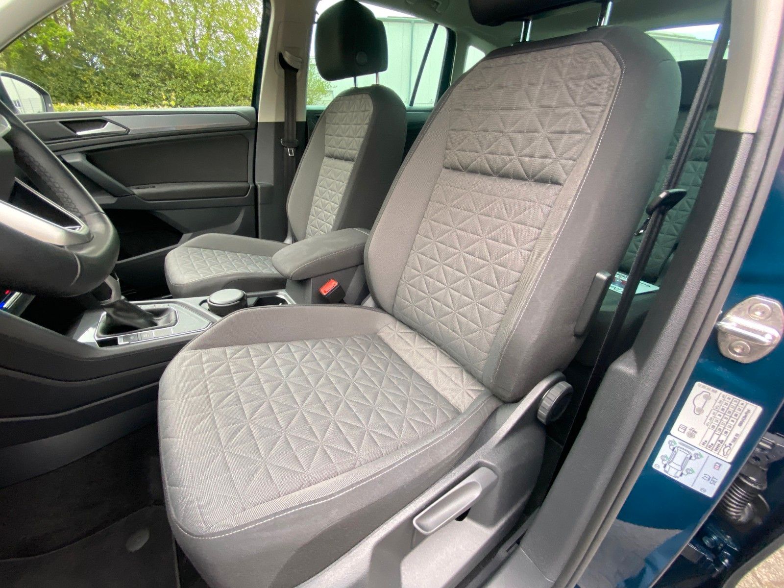 Volkswagen Tiguan 2.0TDI DSG - Samsaru's Car Outlet