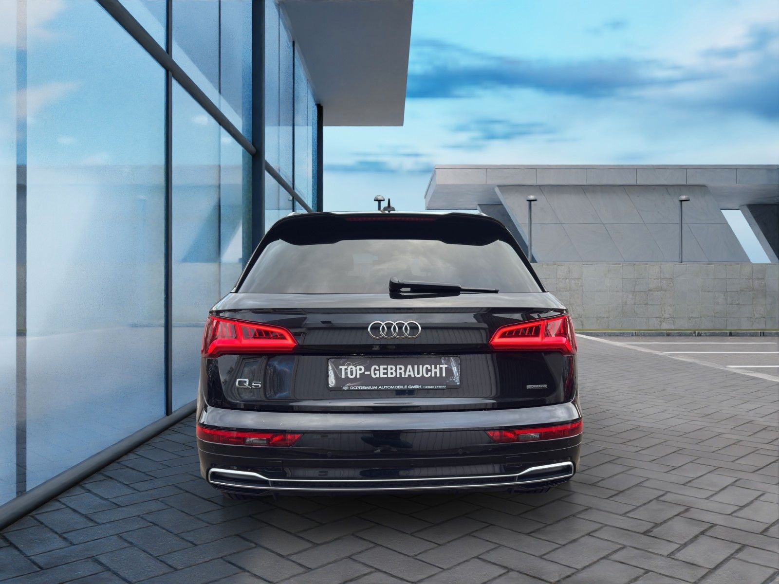 Audi Q5 40 TDI quattro S- Line Sport Hybrid - Samsaru's Car Outlet