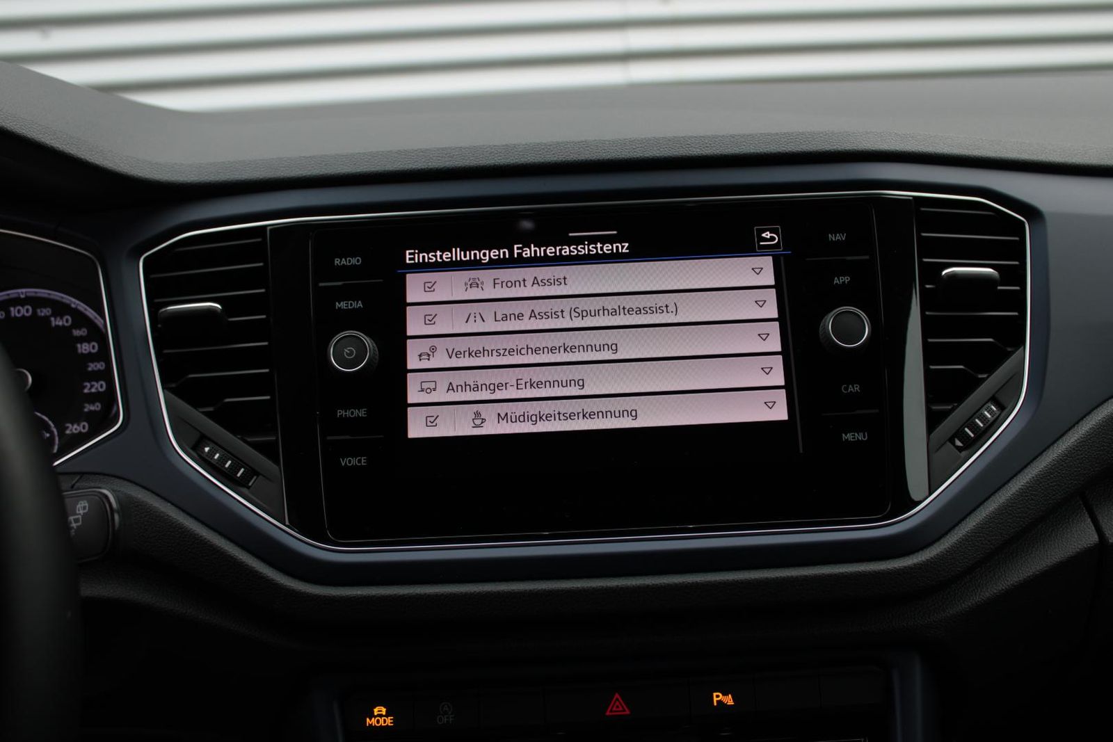 Volkswagen T-ROC United 1.5TSI - Samsaru's Car Outlet