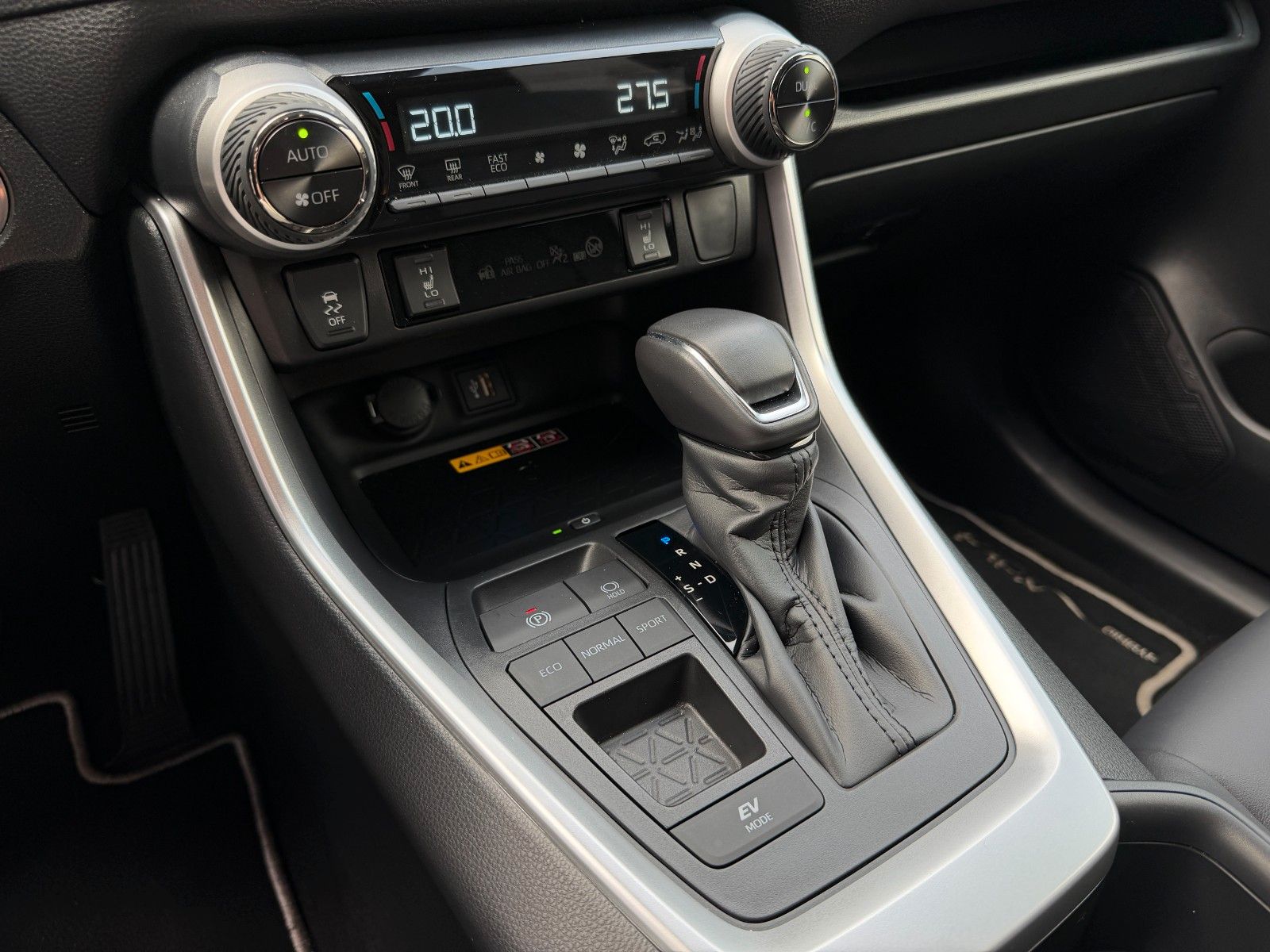 Toyota RAV 4 2.5 Hybrid 4x2 Style VOLL JBL+360°+LEDER