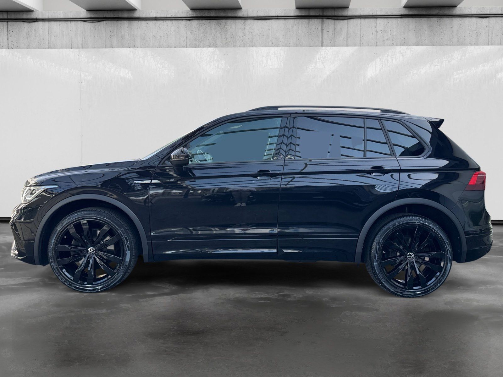 Volkswagen Tiguan 2.0 TDI DSG R-Line 4M NAVI/PANO/AHK