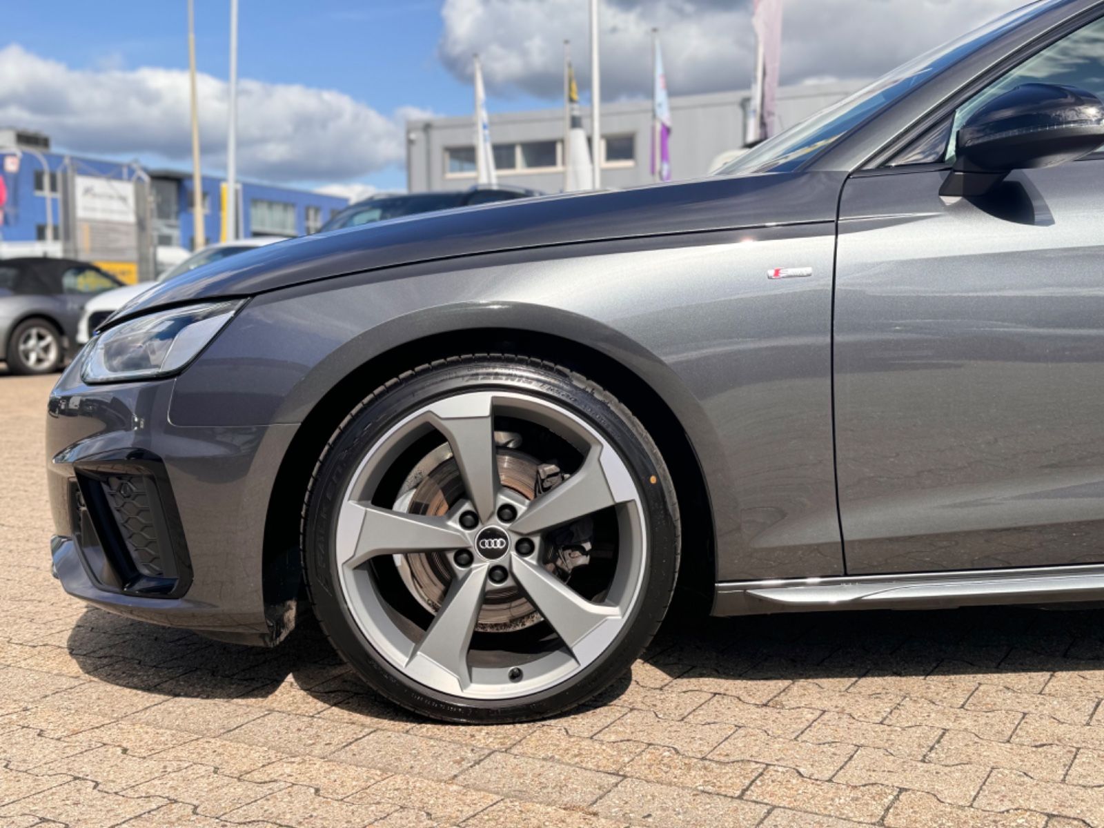 Audi A4 Avant 35 TDI S line - Samsaru's Car Outlet