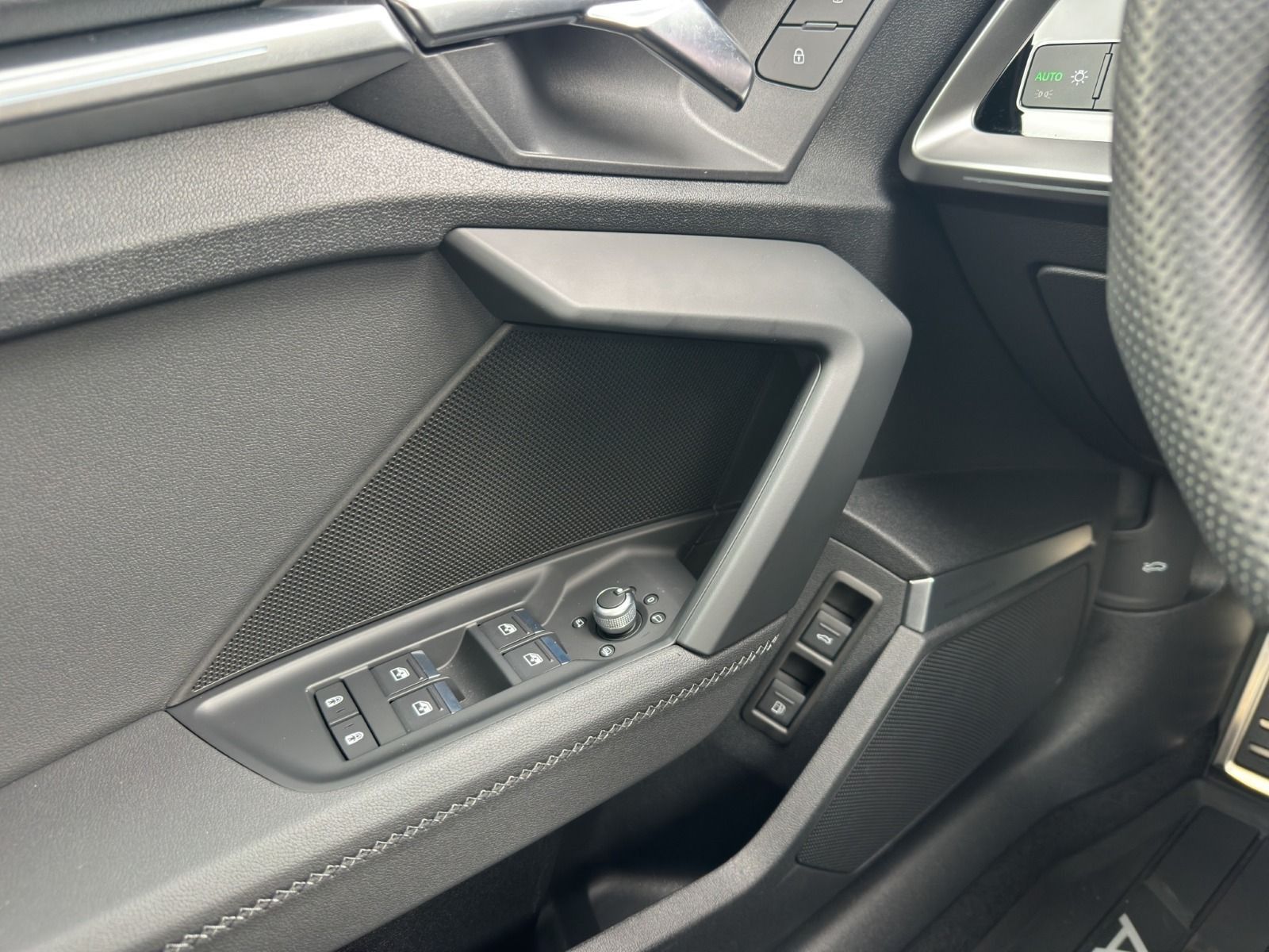 Audi A3 Sportback 45 TFSI e S line - Samsaru's Car Outlet