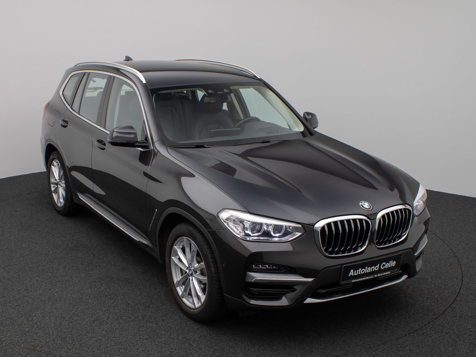 BMW X3 xD30d LuxuryLine - Samsaru's Car Outlet