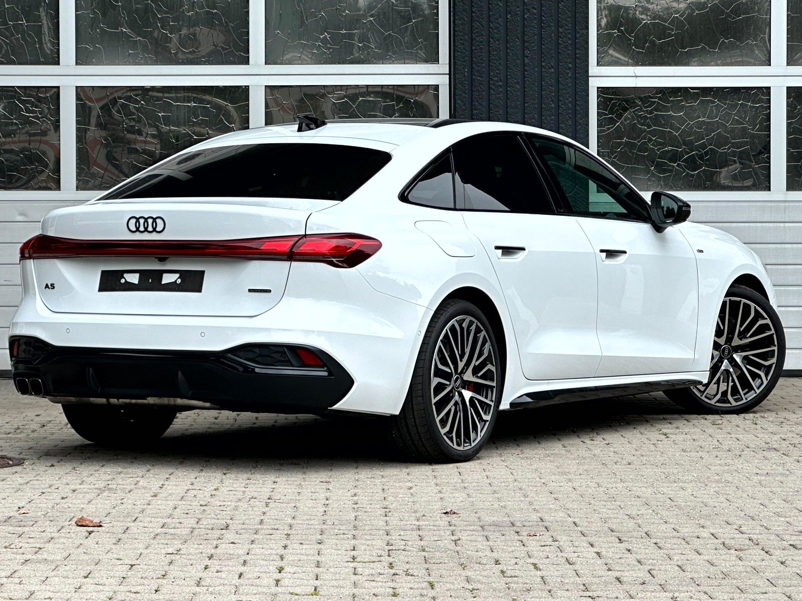 Audi A5 LIMOUSINE QUATTRO S-LINE B&Q DISPLAY AHK FULL