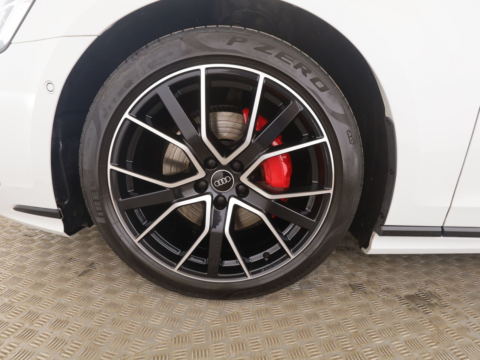 Audi A8 50 TDI quattro S line Pano+AHK+RFK+StandH+LUF