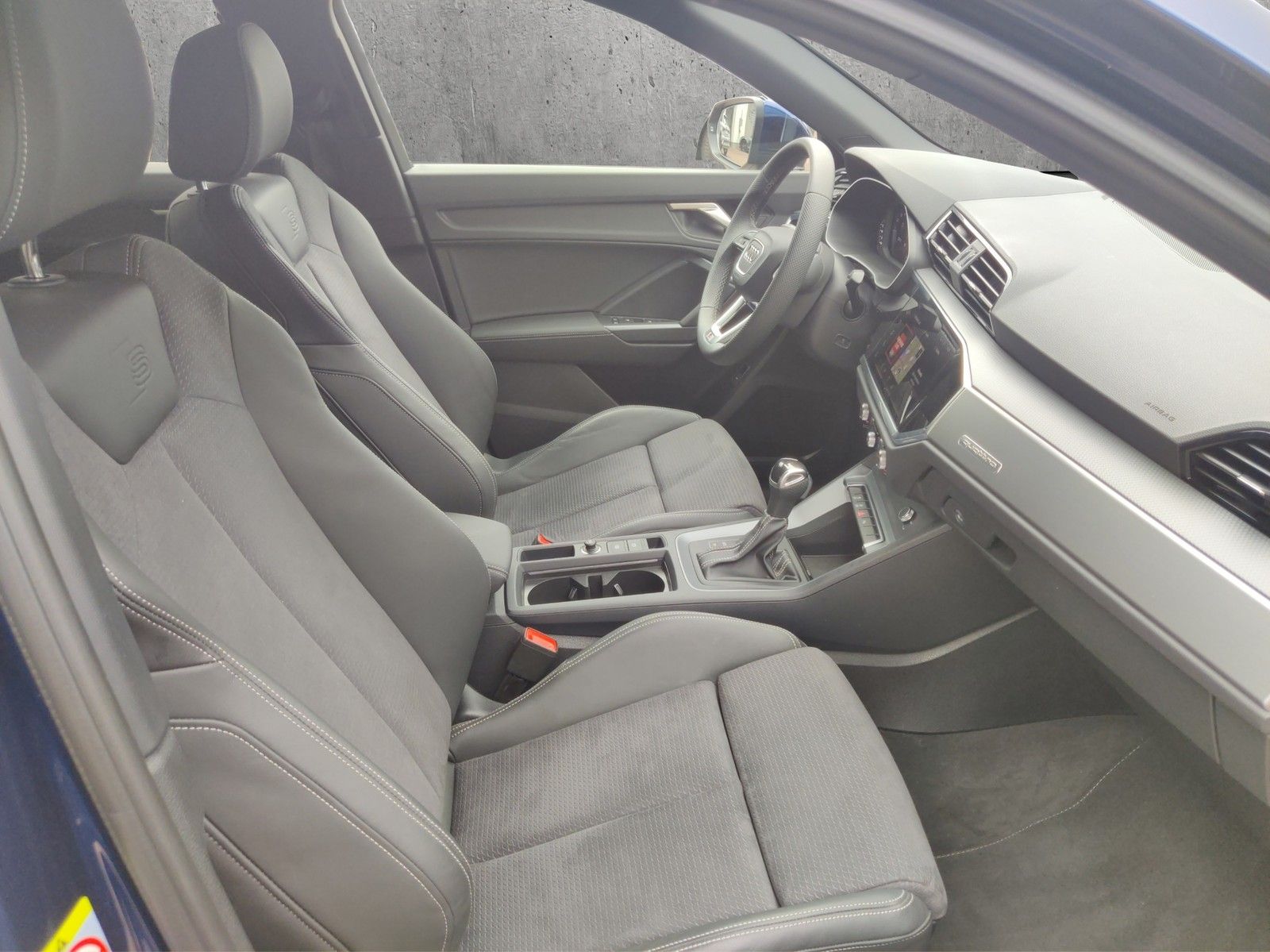 Audi Q3 40 TFSI quattro S line S tronic - Samsaru's Car Outlet