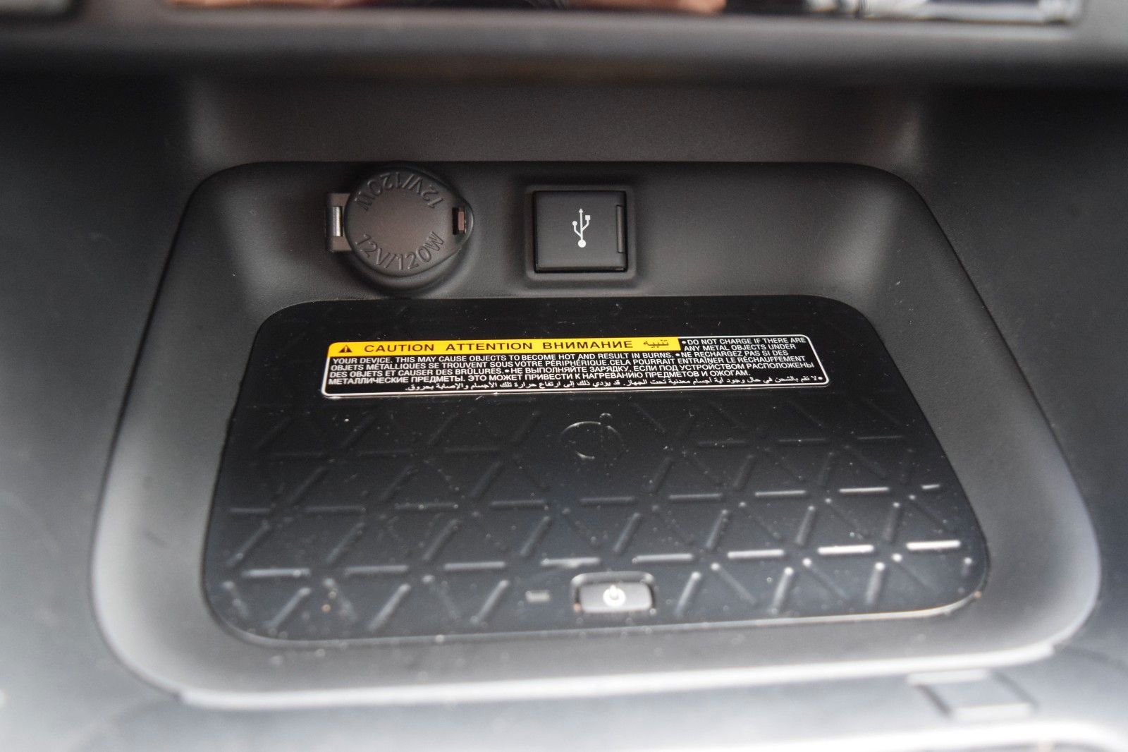 Toyota RAV 4 RAV4 Hybrid 4x2 Lounge - Samsaru's Car Outlet