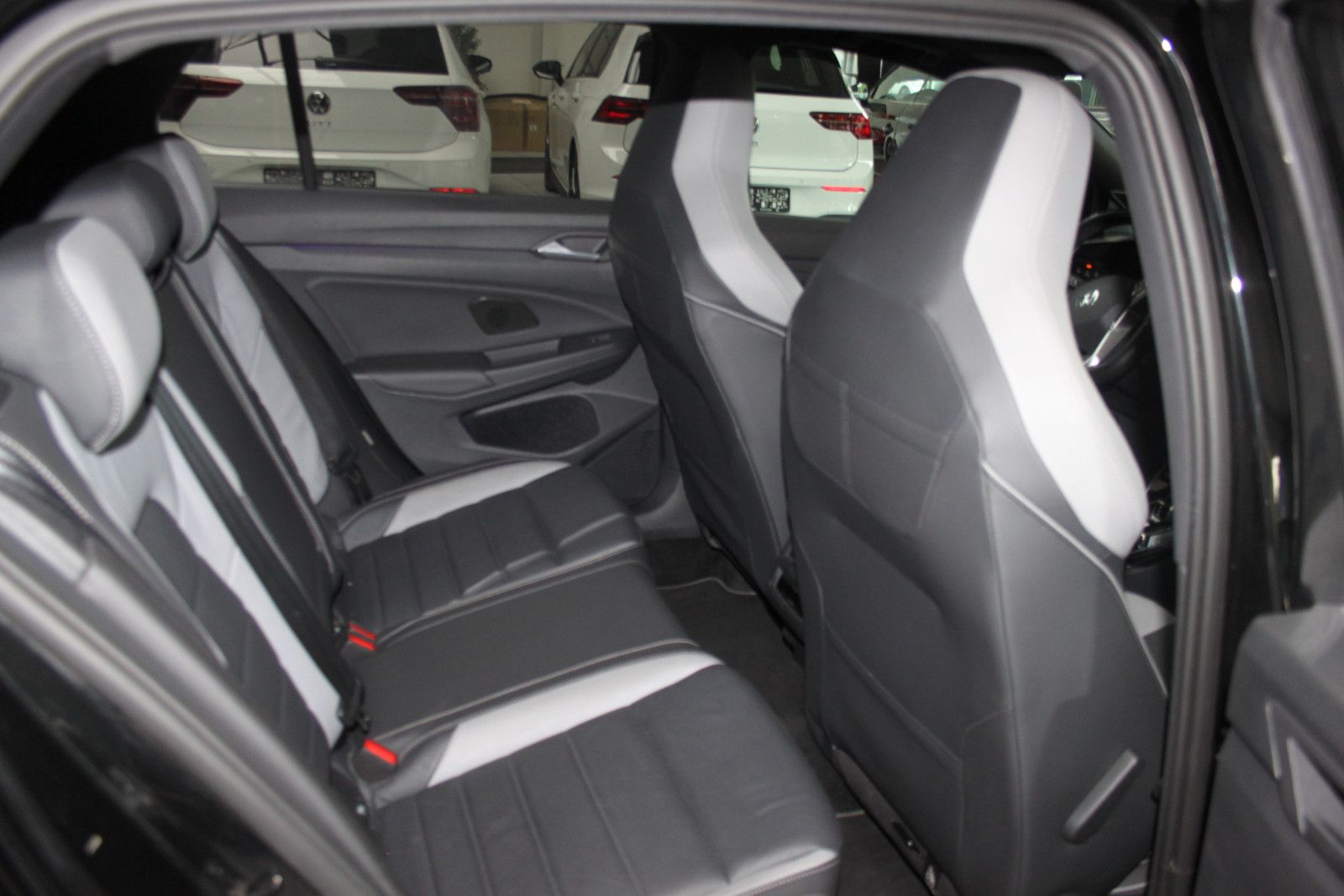 Volkswagen Golf VIII Lim. GTD/DSG/PANO/LEDER/DCC/H&K/HUD/AL