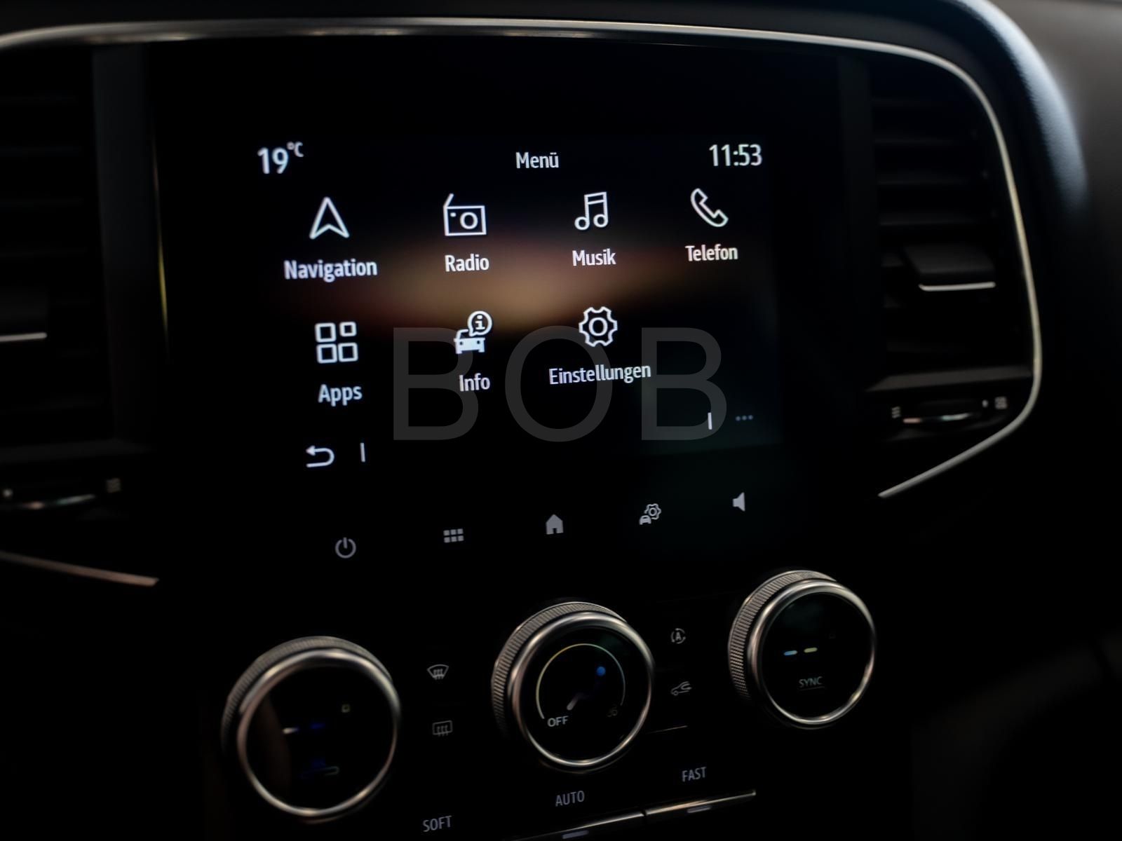 Renault Megane Grandtour ZEN E-TECH Plug-in - Samsaru's Car Outlet