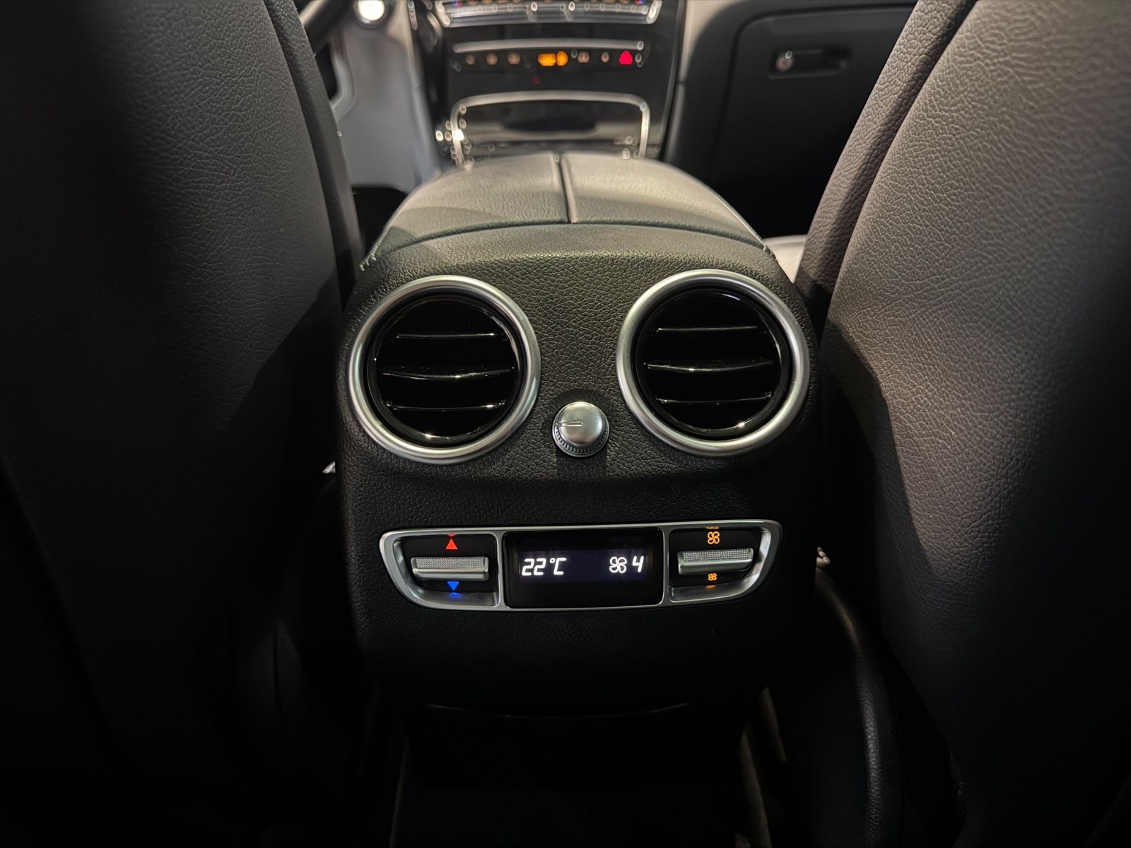 Mercedes-Benz GLC 300de/4Matic/1.Hand/Memory/AHK