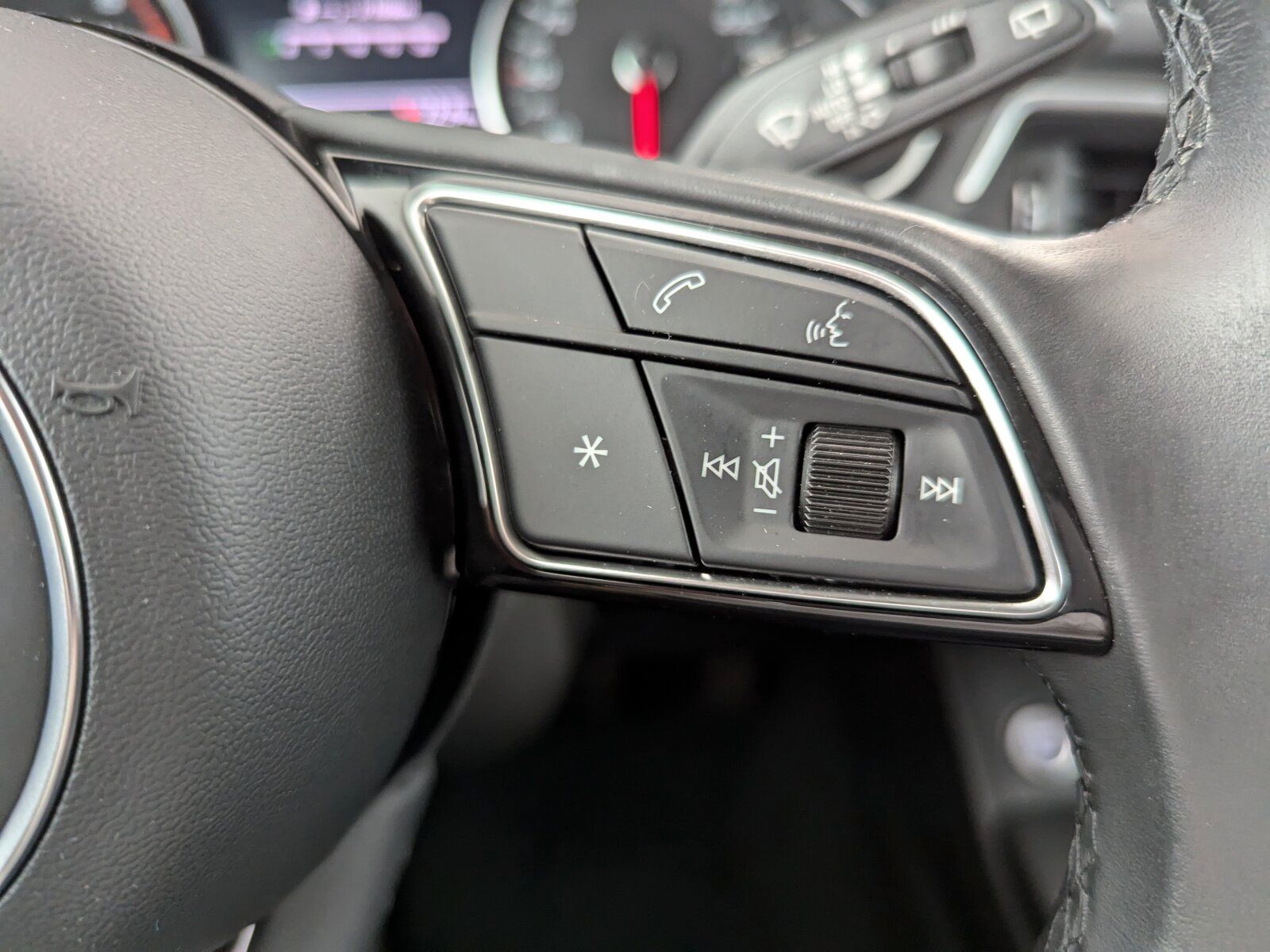 Audi A4 35 2.0 TFSI Avant advanced - Samsaru's Car Outlet