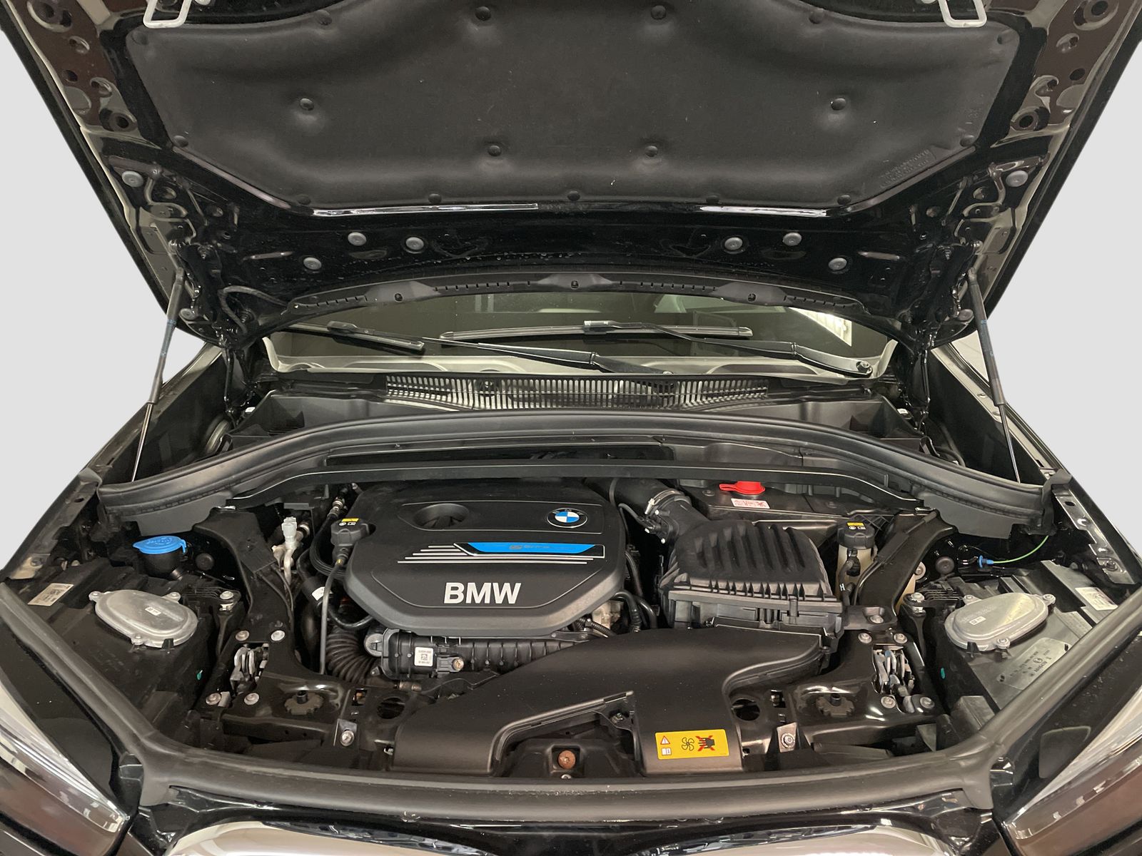BMW X1 xDrive25e Sport Line - Samsaru's Car Outlet