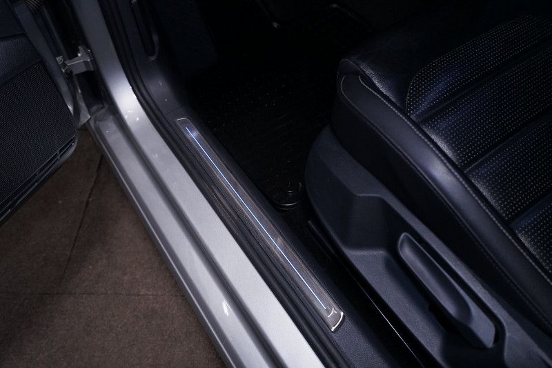 Volkswagen Golf 36 kWh Elektro - Samsaru's Car Outlet