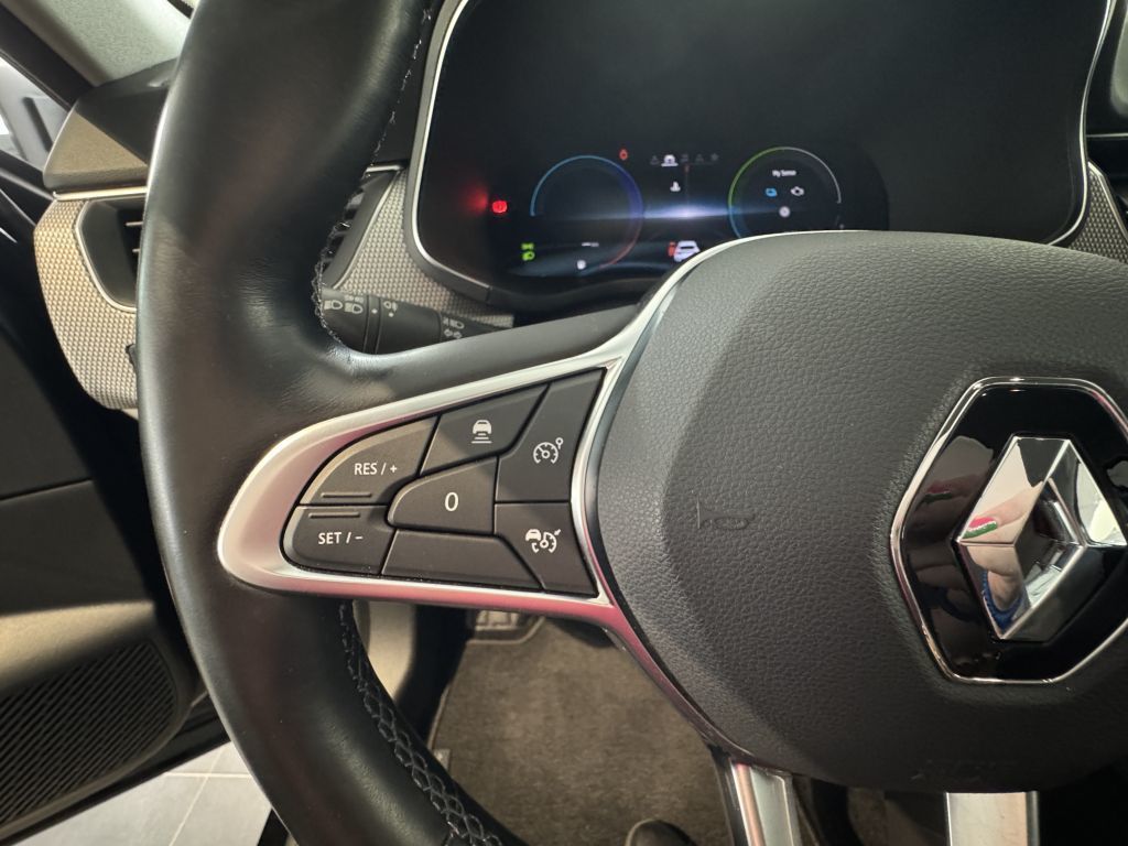 Renault Arkana INTENS E-TECH 145 - Samsaru's Car Outlet