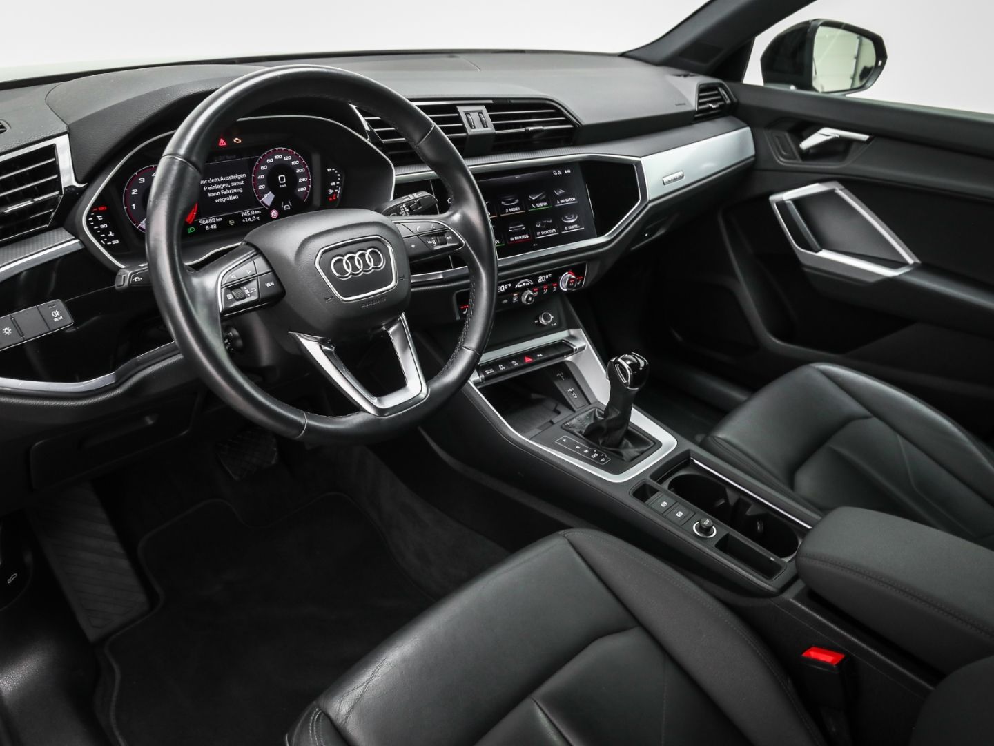 Audi Q3 45 TFSI quattro advanced - Samsaru's Car Outlet