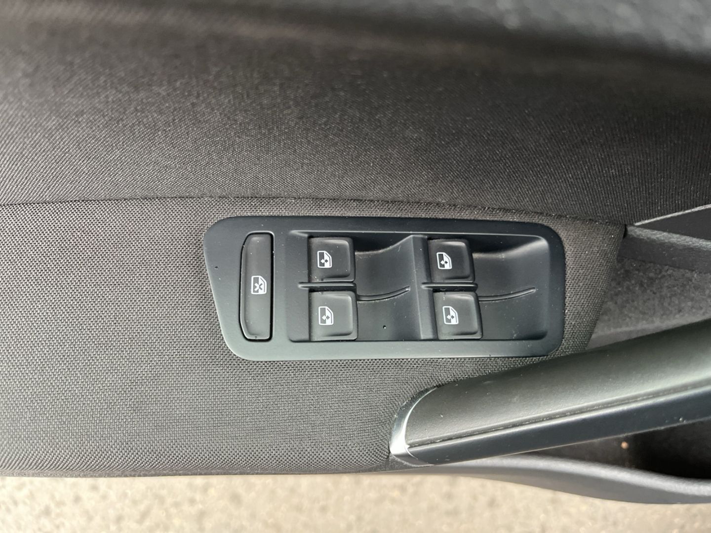 Volkswagen Golf Variant Comfortline 2.0 TDI - Samsaru's Car Outlet
