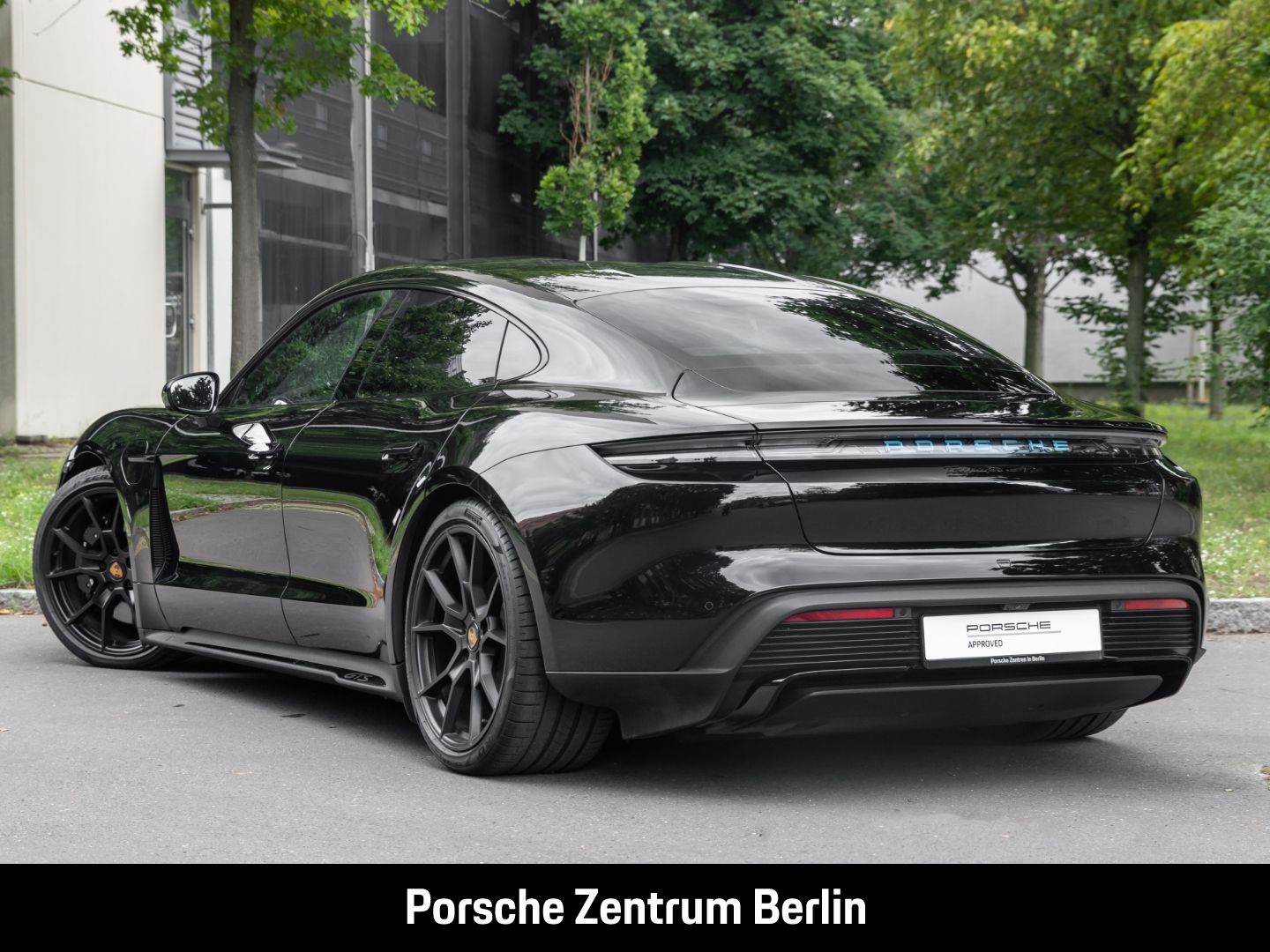 Porsche Taycan GTS HA-Lenkung InnoDrive HeadUp LEDMatrix